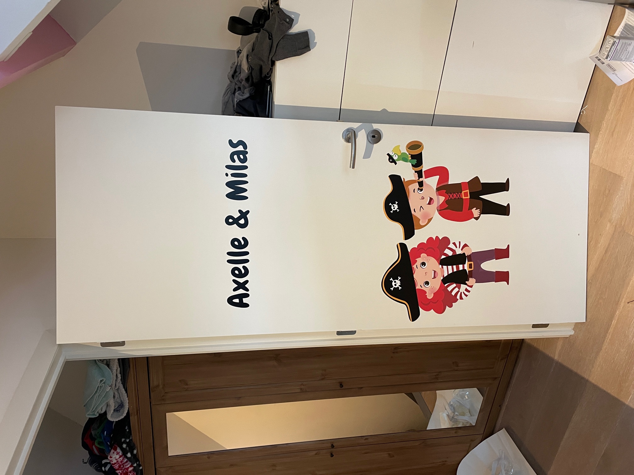 { { product.metaDescription|striptags }}