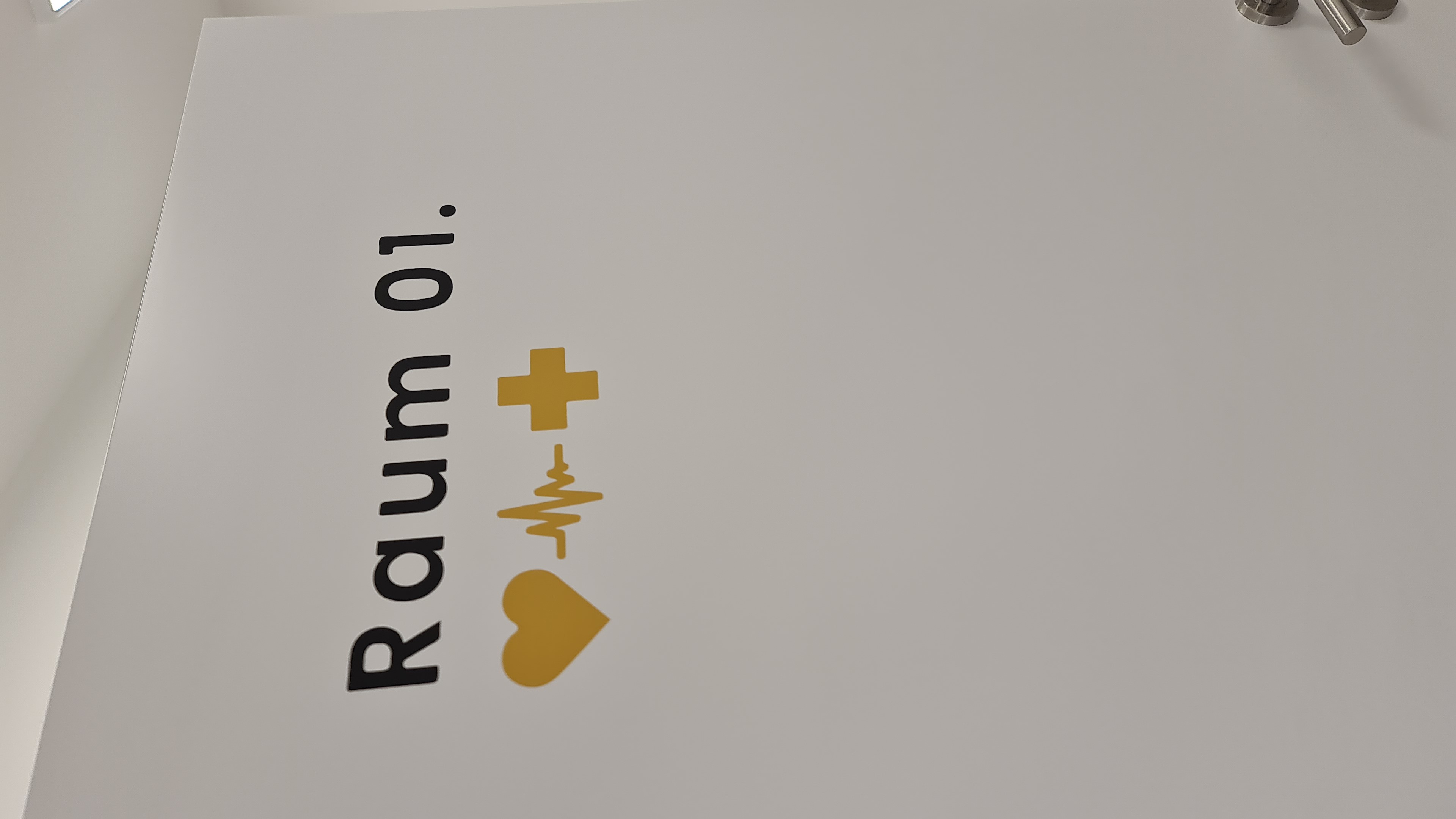 { { product.metaDescription|striptags }}