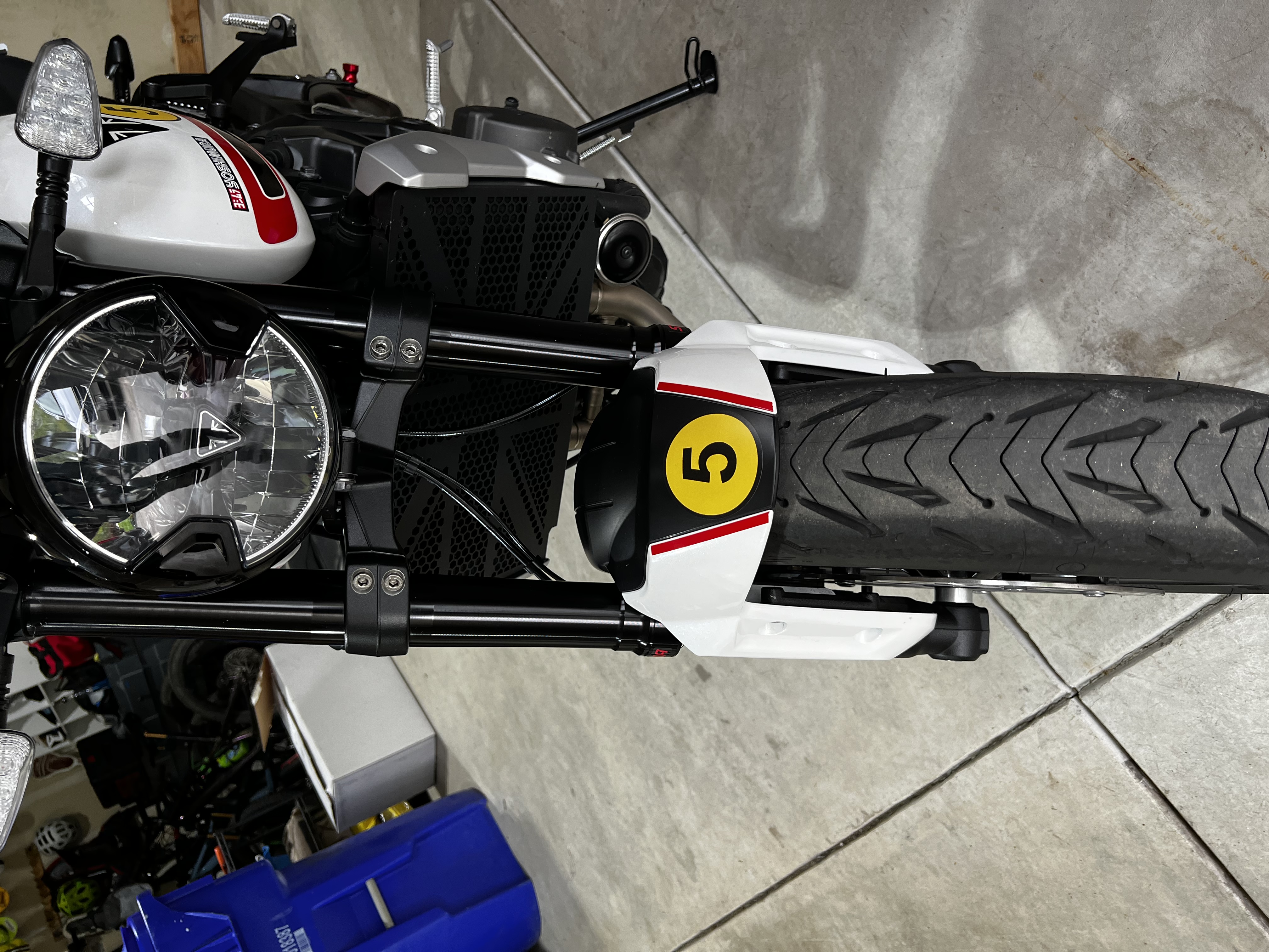 { { product.metaDescription|striptags }}