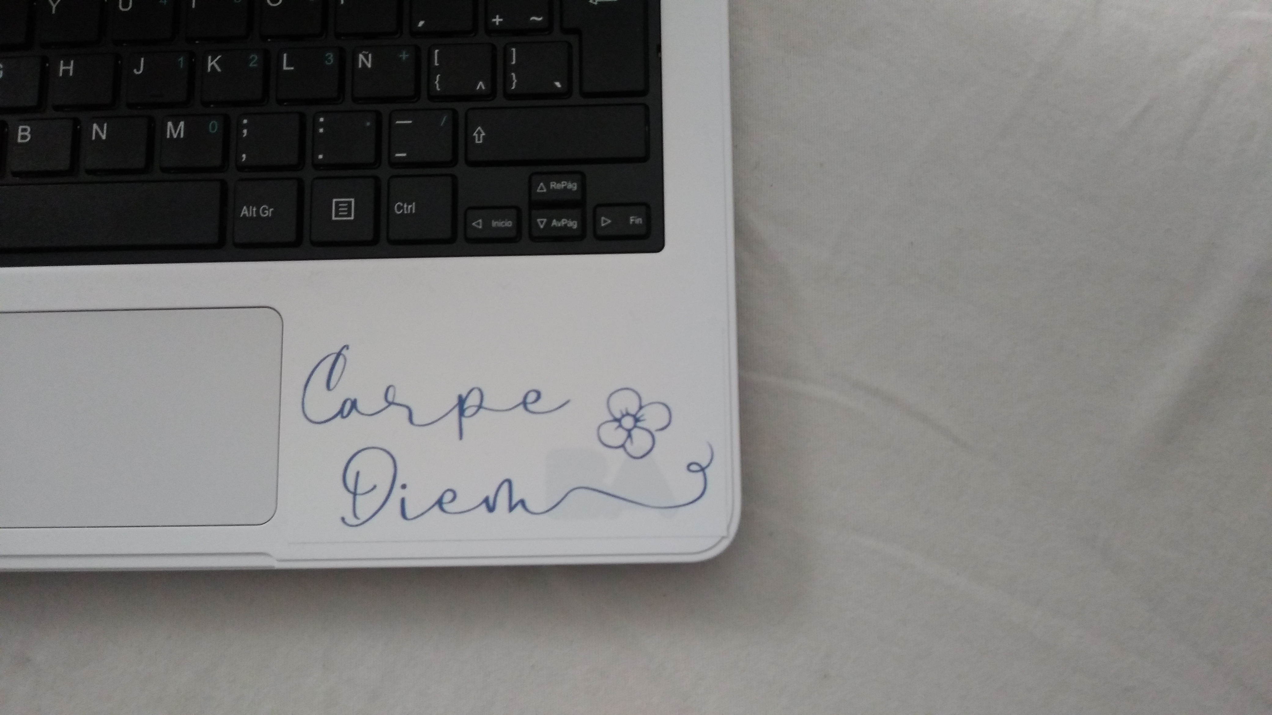 { { product.metaDescription|striptags }}