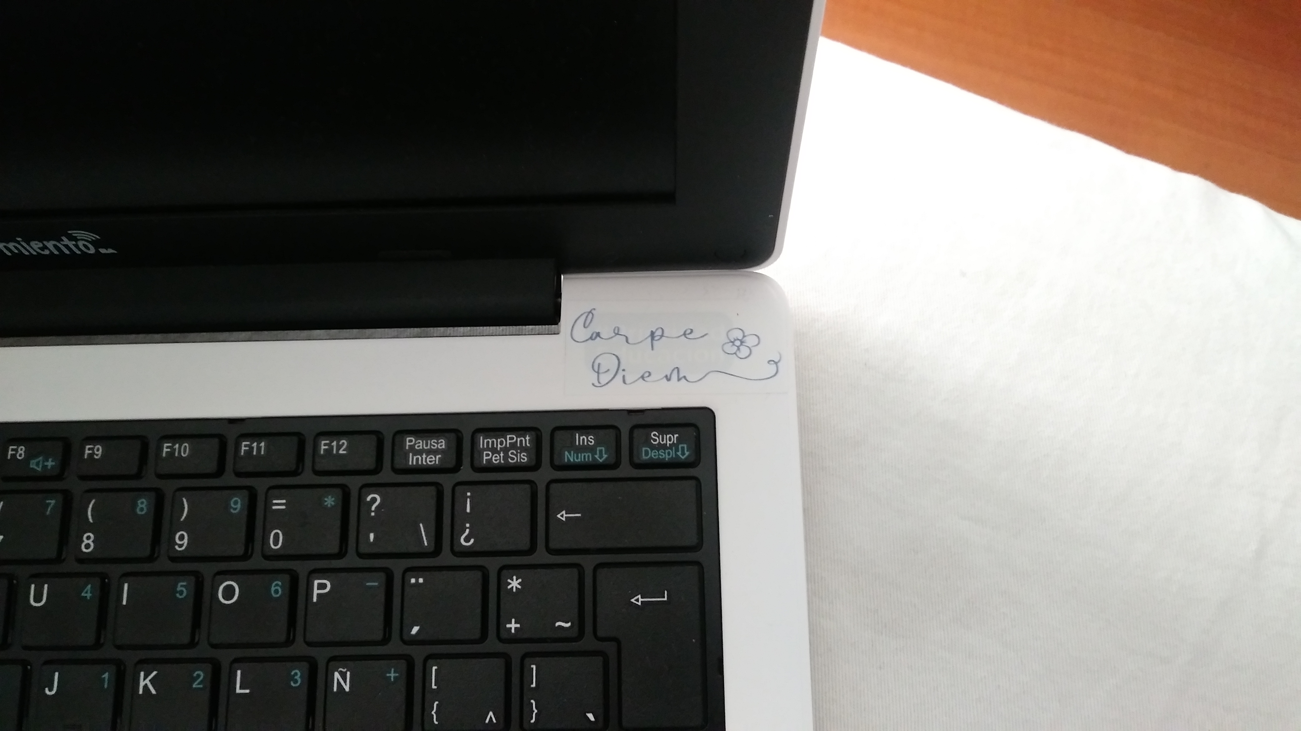 { { product.metaDescription|striptags }}