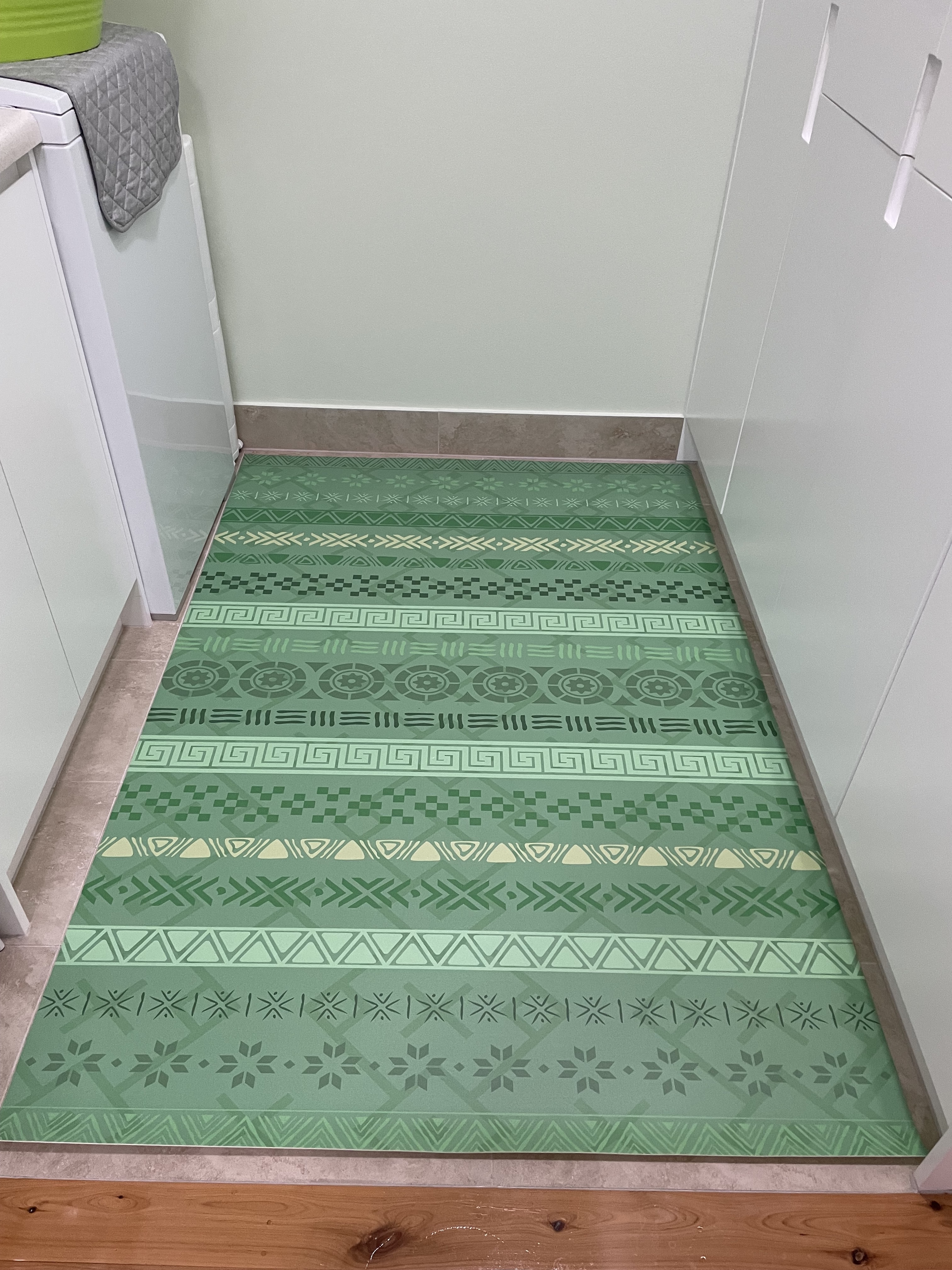 { { product.metaDescription|striptags }}