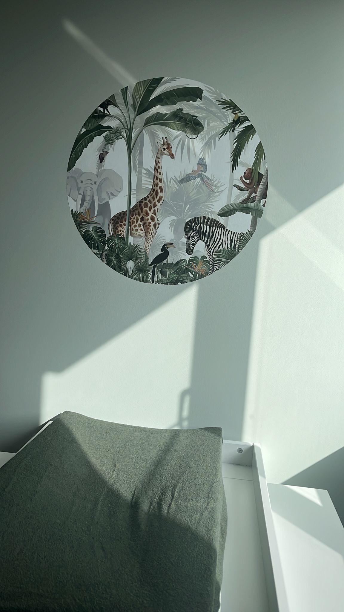 { { product.metaDescription|striptags }}