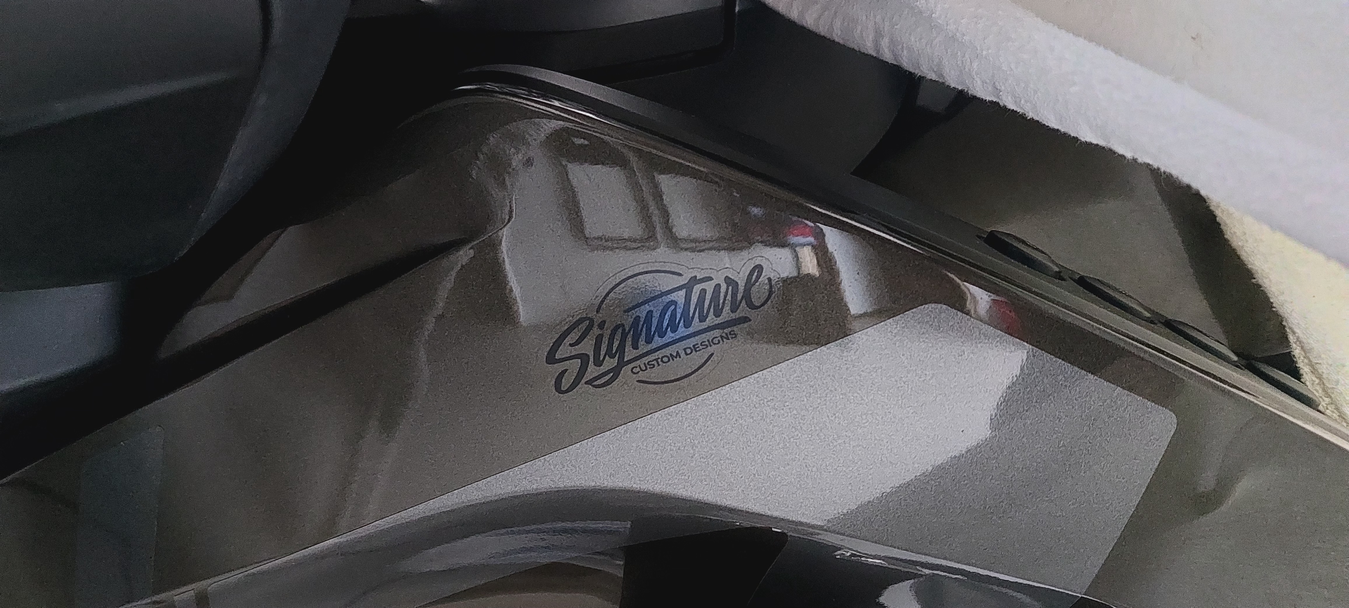 { { product.metaDescription|striptags }}