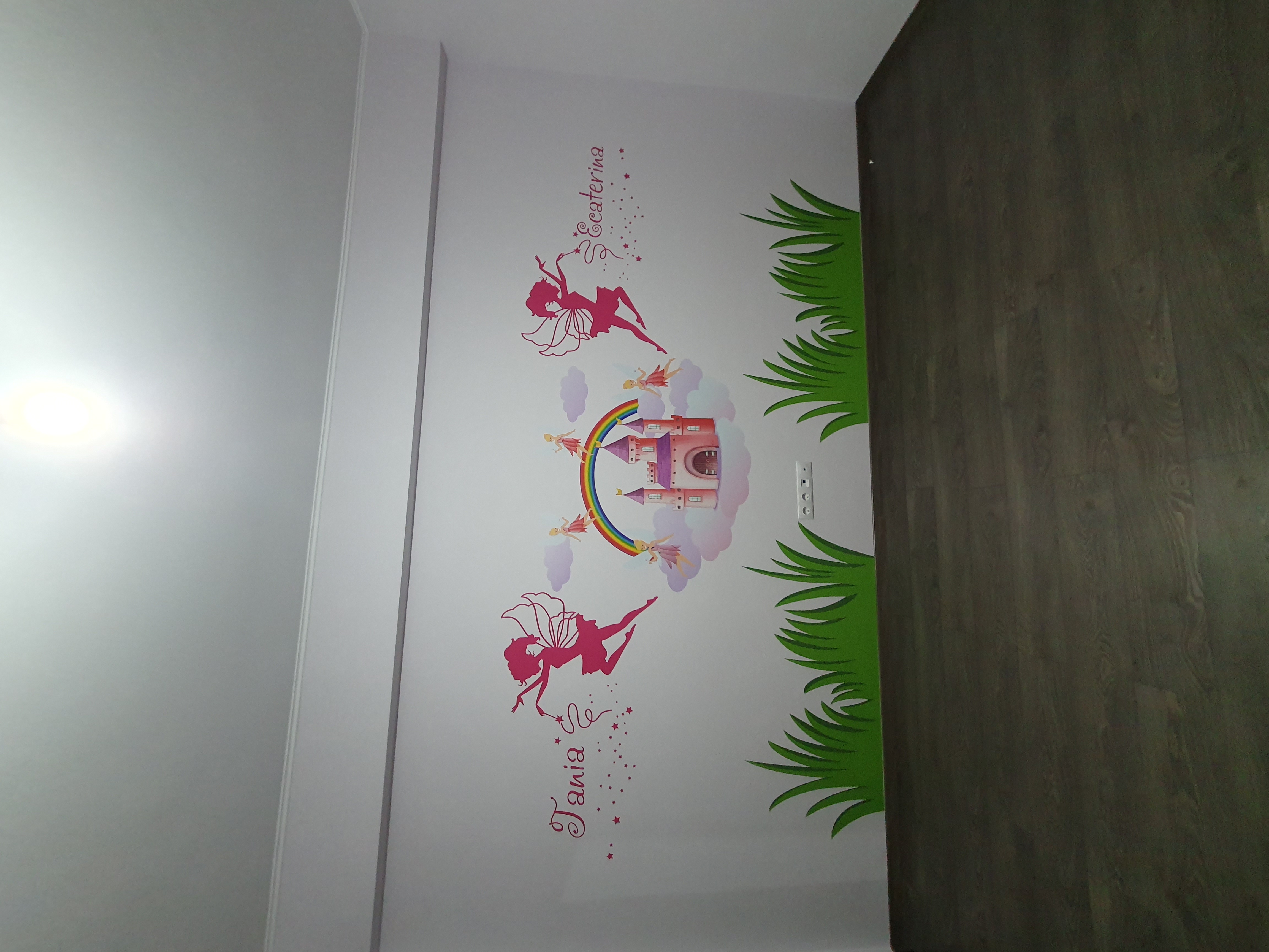 { { product.metaDescription|striptags }}