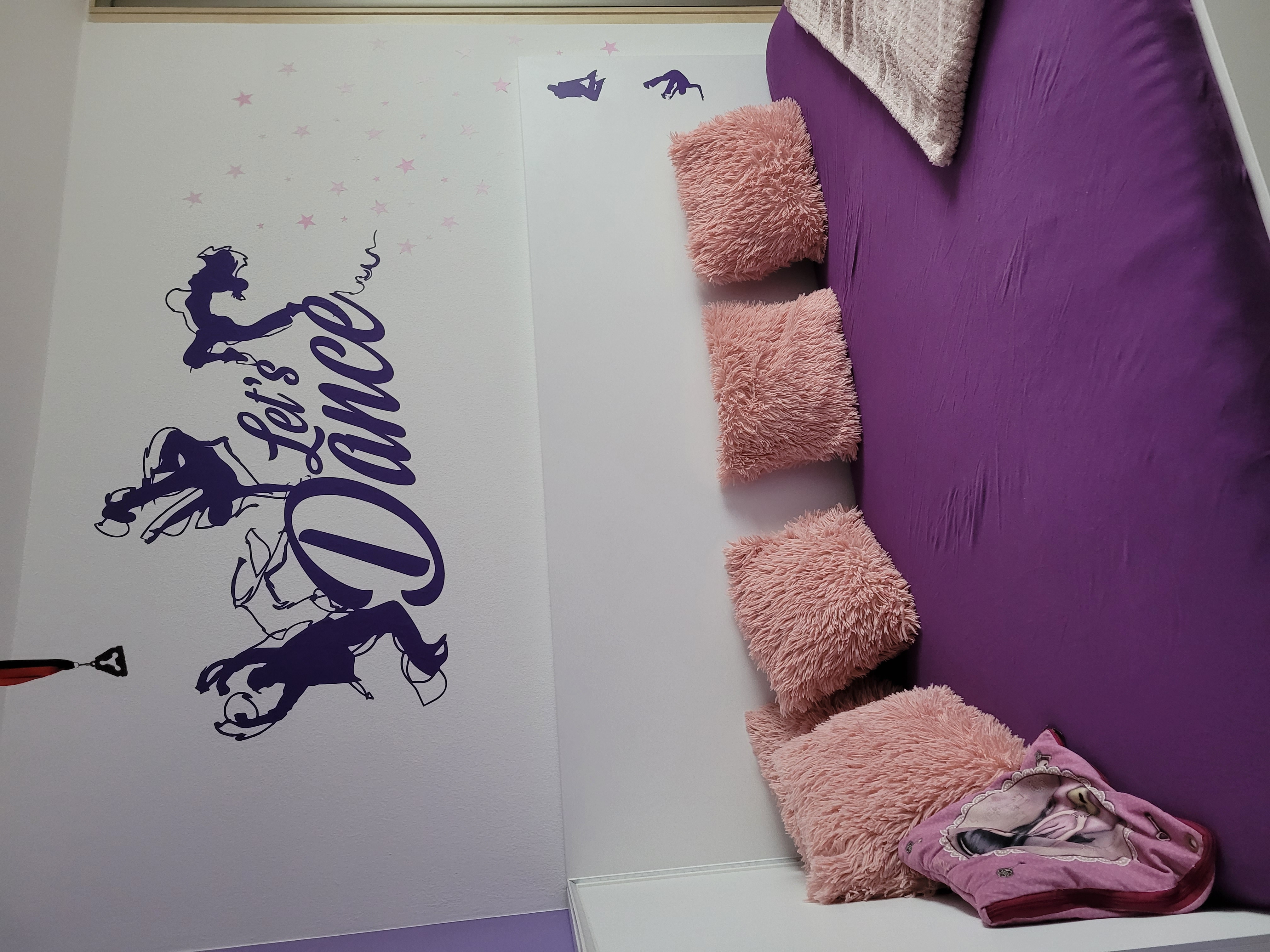 { { product.metaDescription|striptags }}