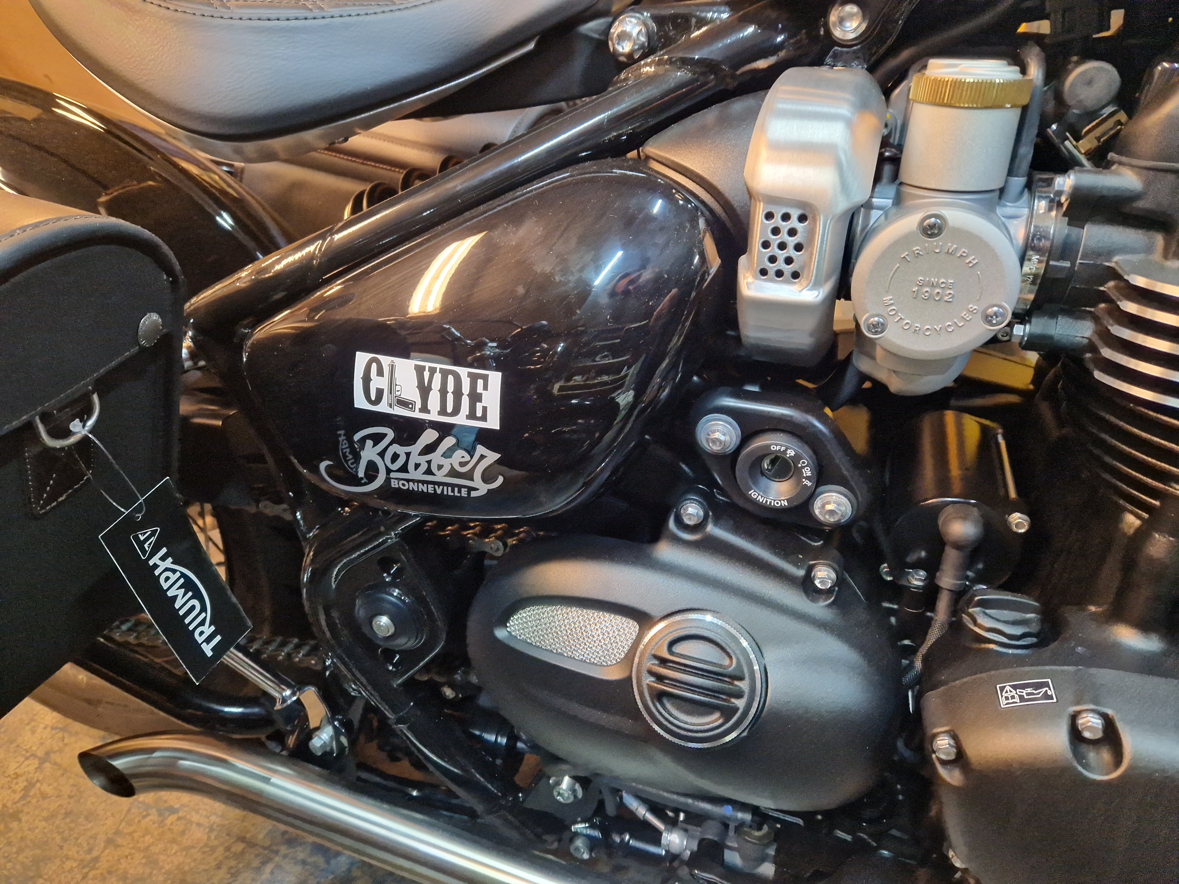 { { product.metaDescription|striptags }}