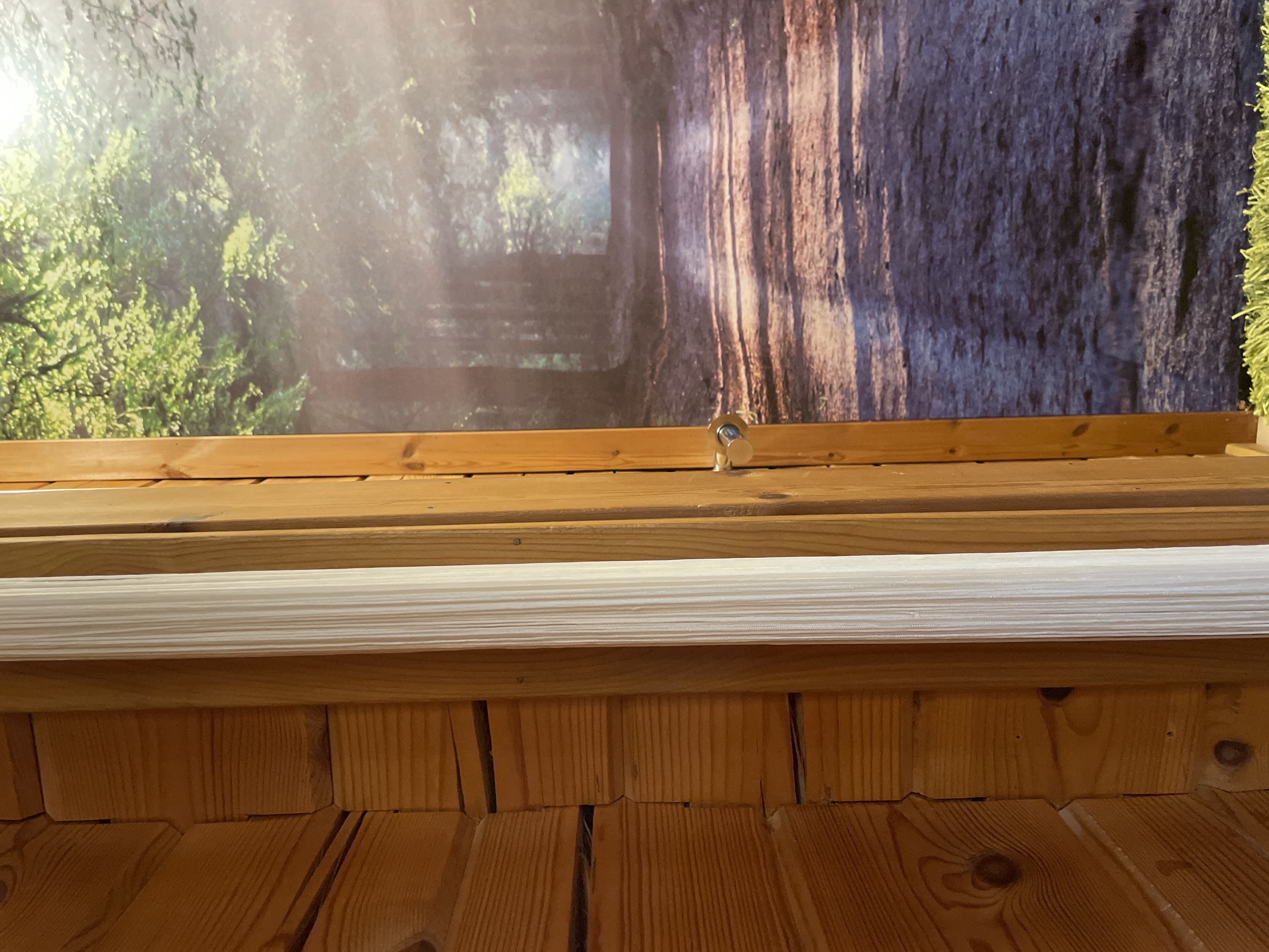 { { product.metaDescription|striptags }}