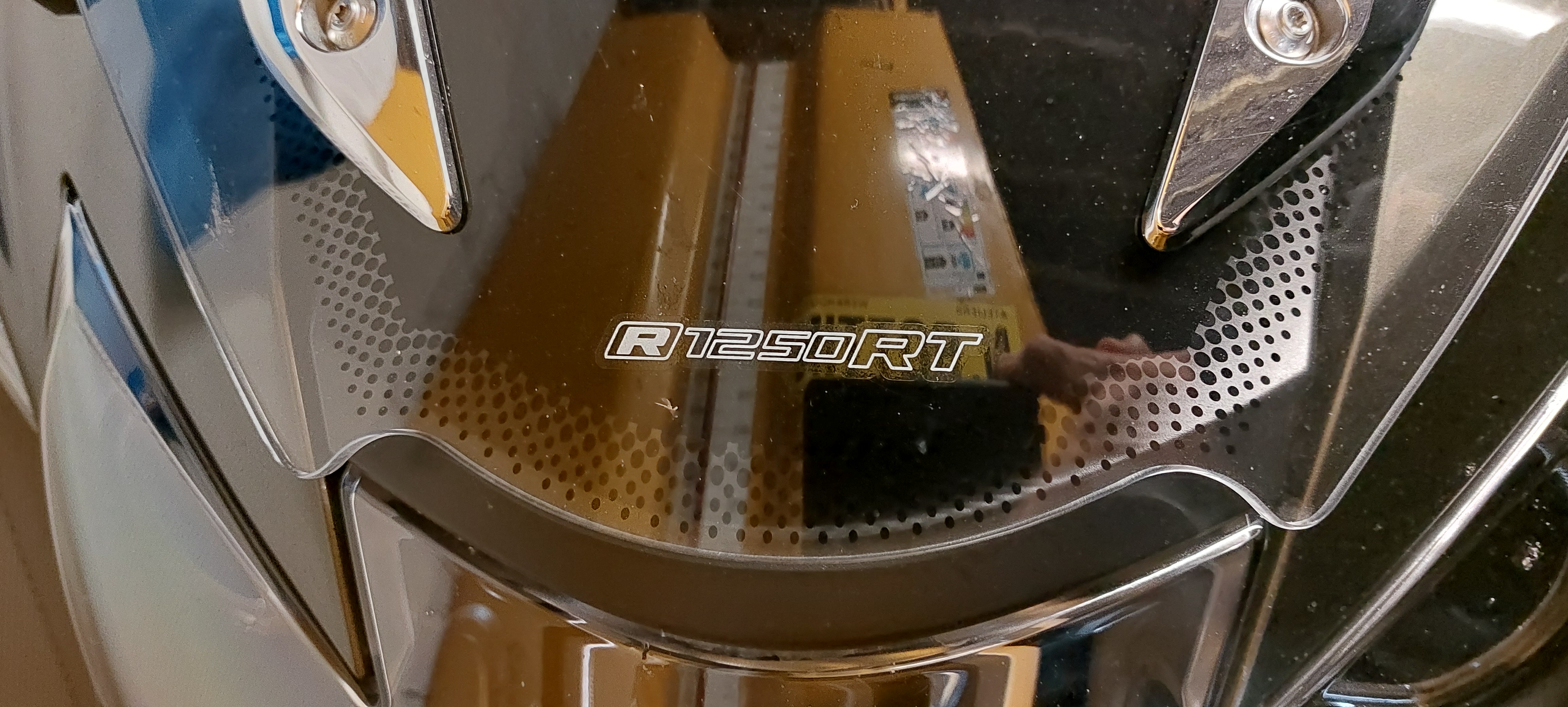 { { product.metaDescription|striptags }}