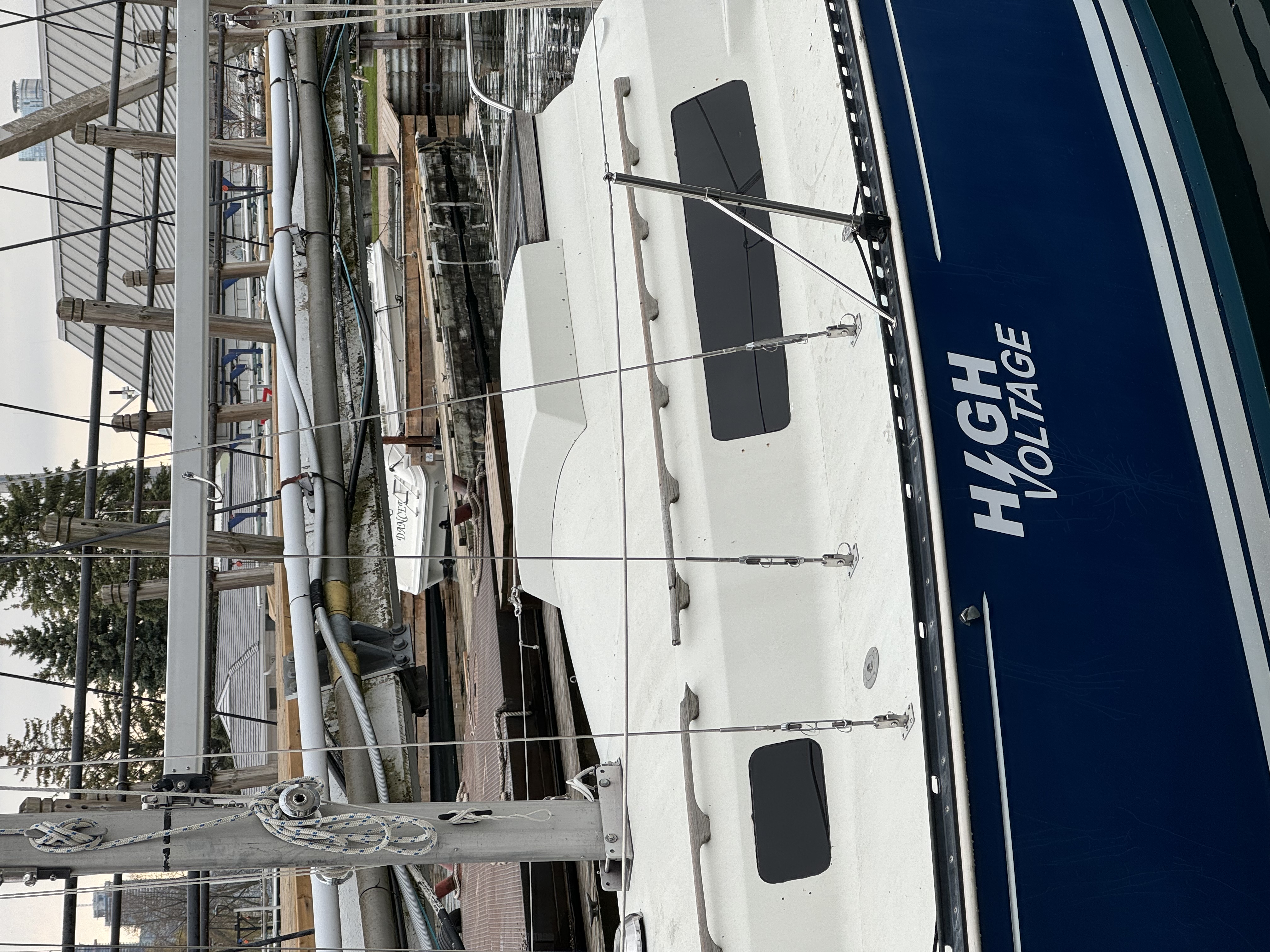 { { product.metaDescription|striptags }}