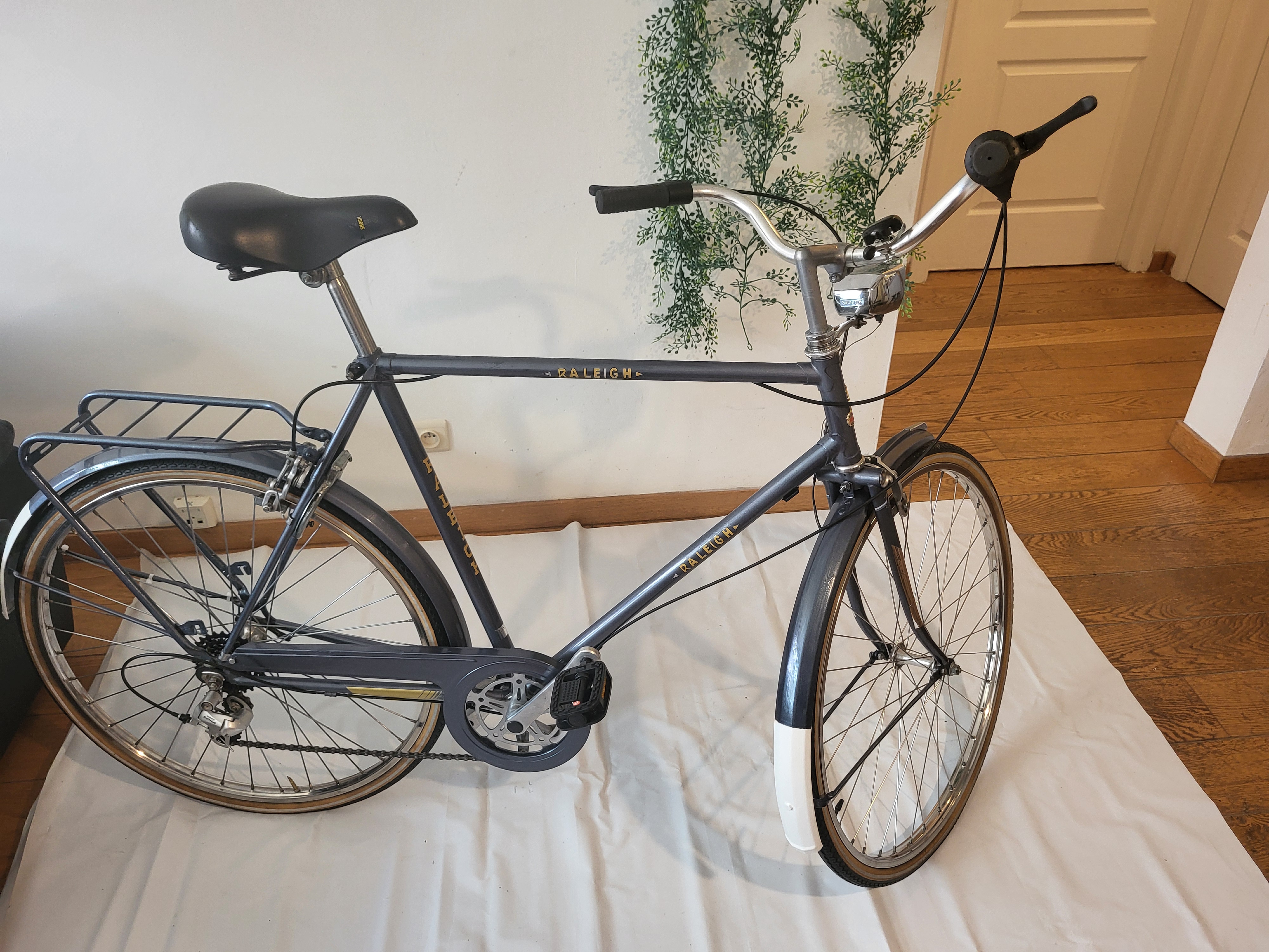 { { product.metaDescription|striptags }}