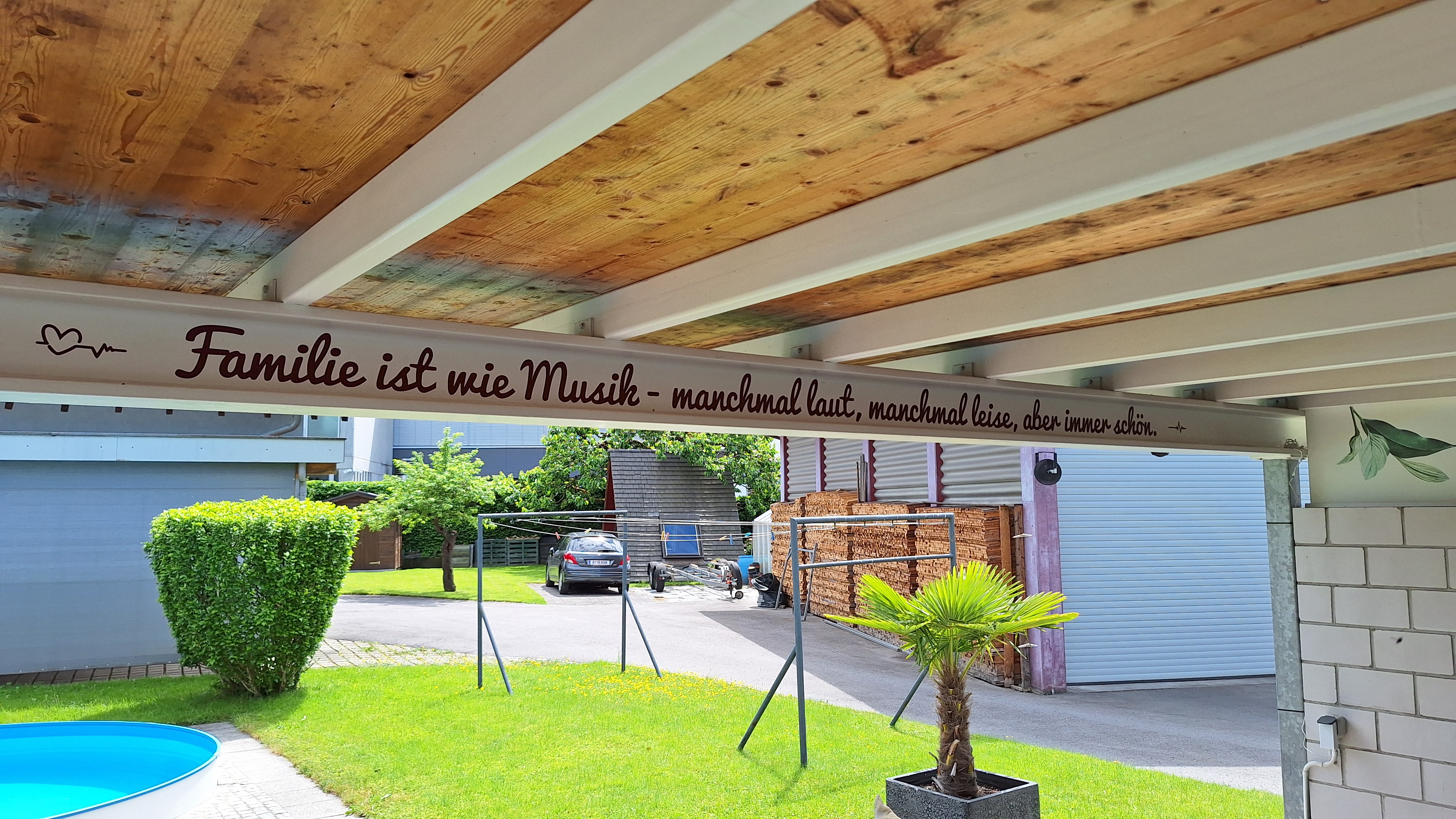 { { product.metaDescription|striptags }}