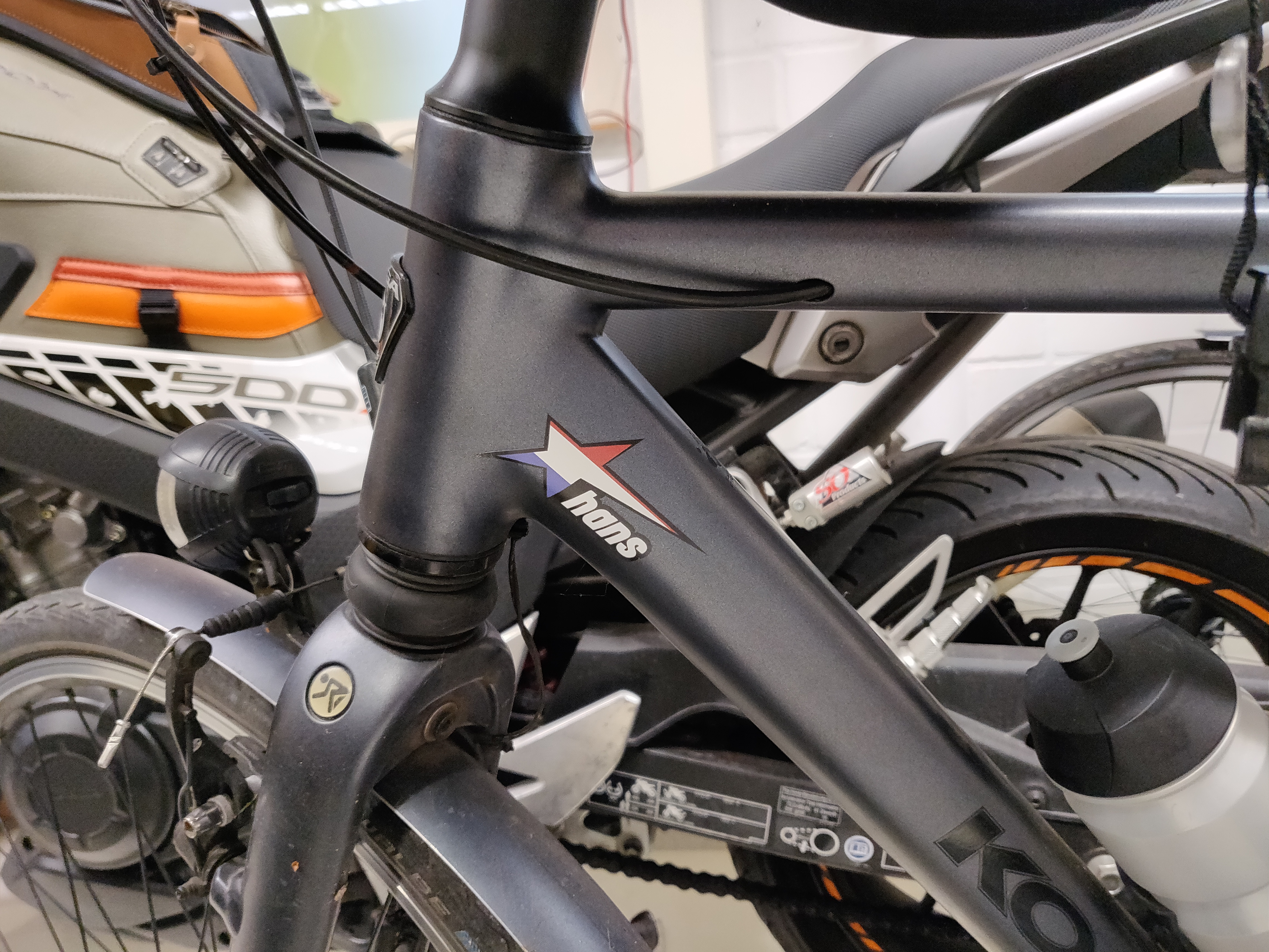 { { product.metaDescription|striptags }}