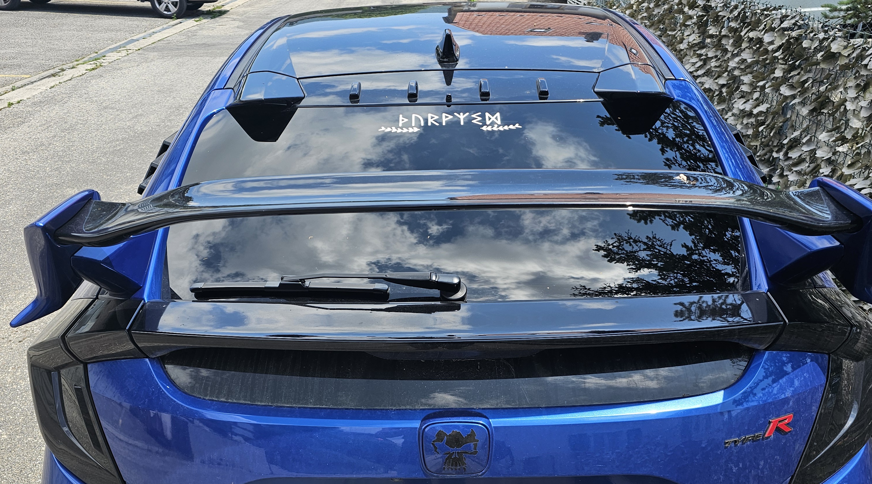 { { product.metaDescription|striptags }}