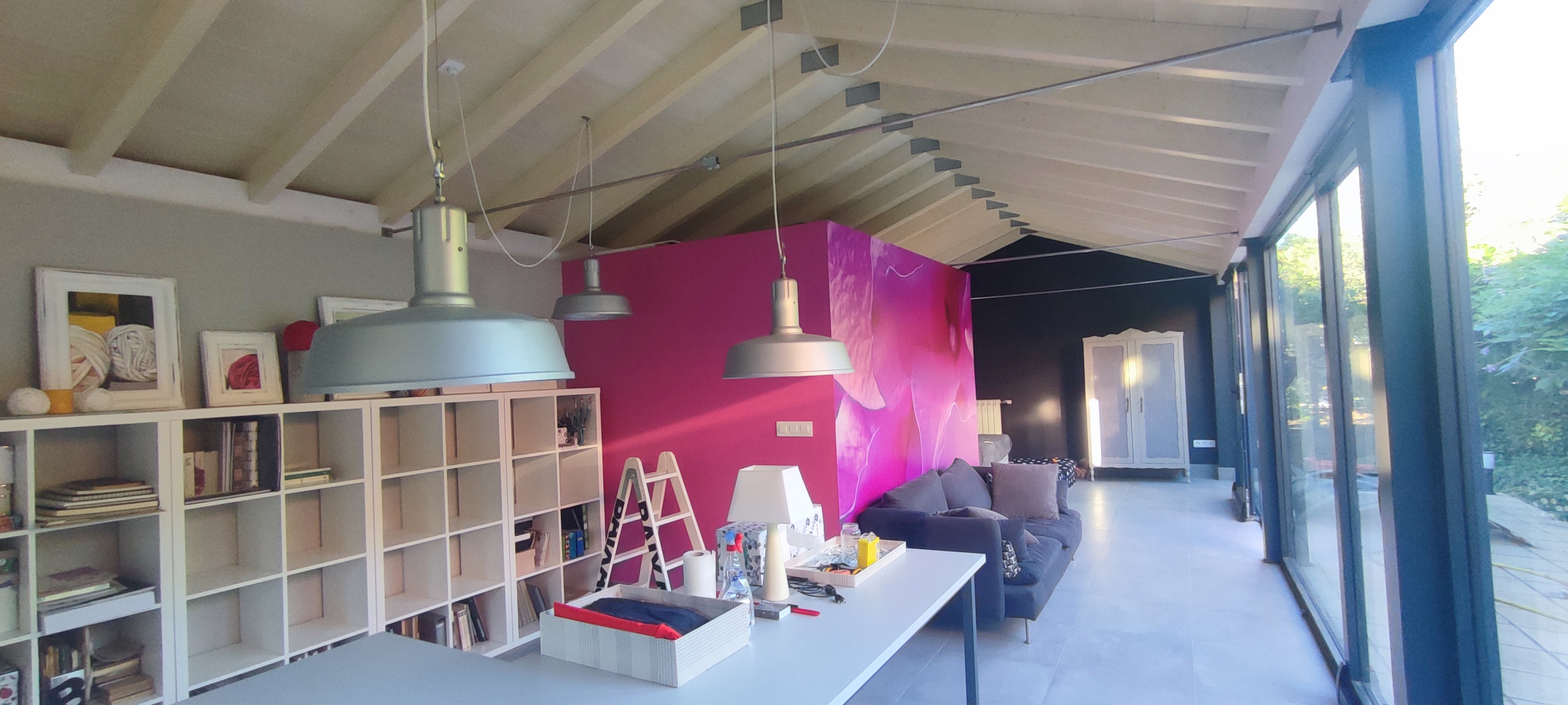 { { product.metaDescription|striptags }}