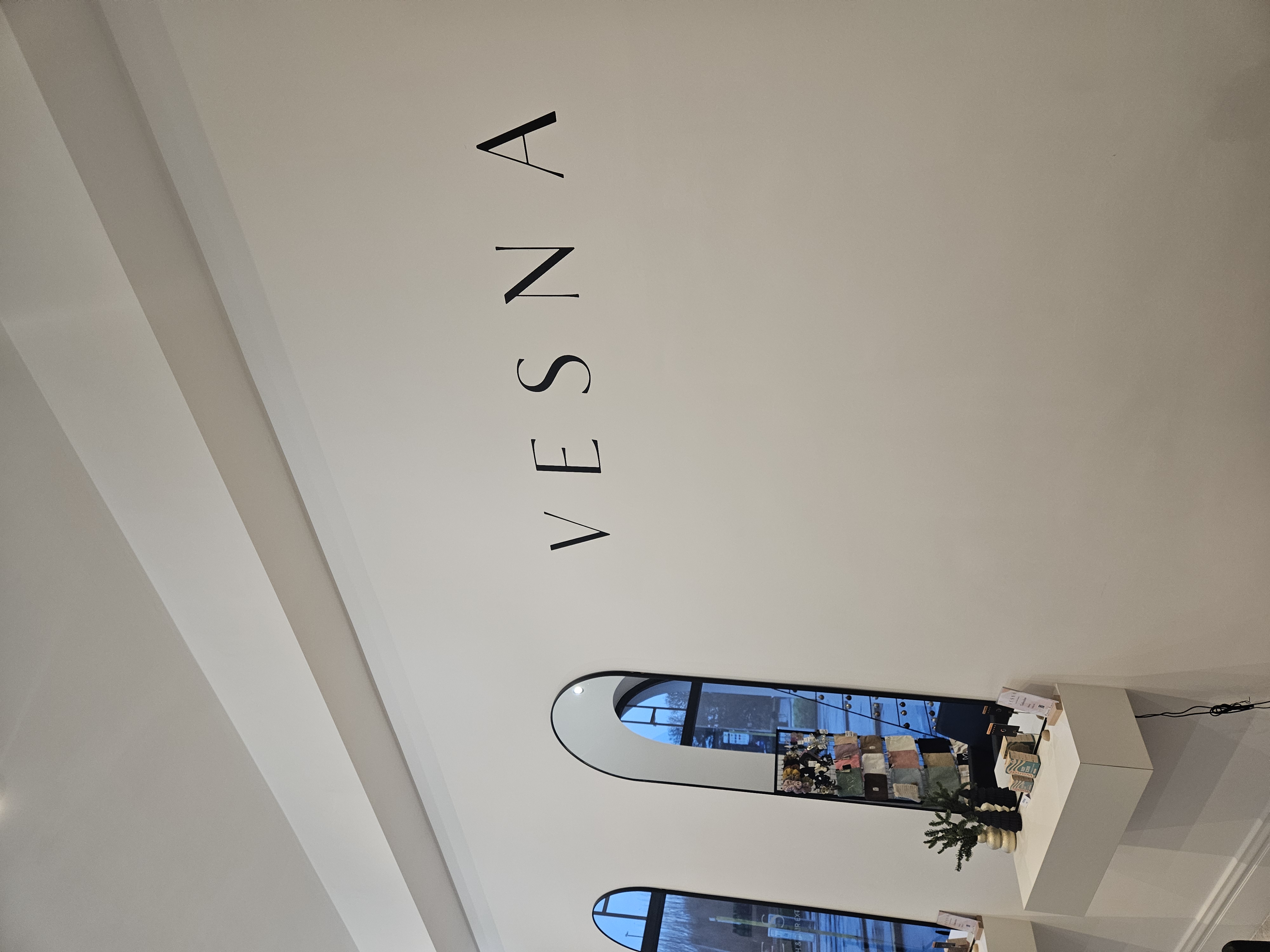 { { product.metaDescription|striptags }}