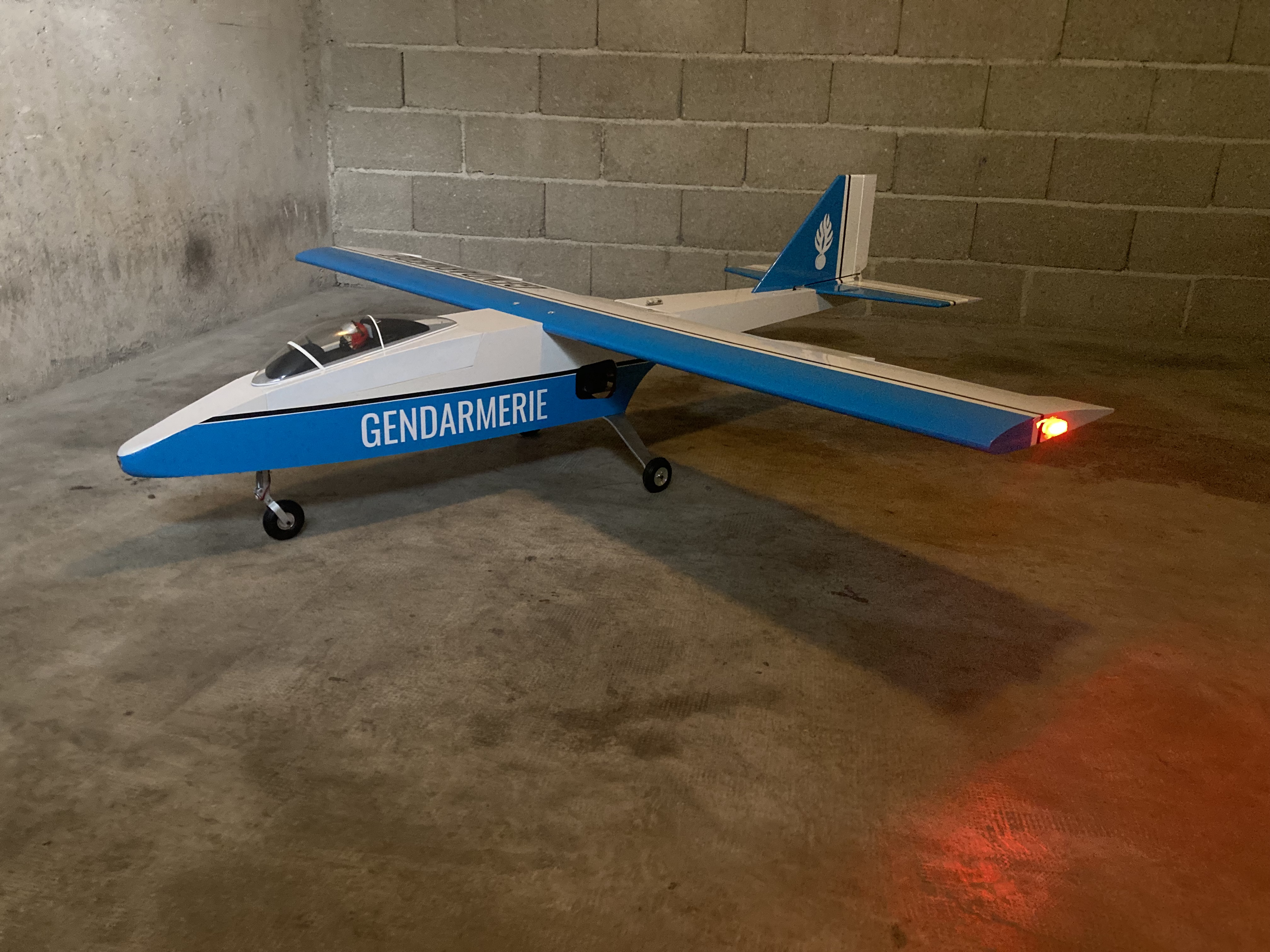 { { product.metaDescription|striptags }}