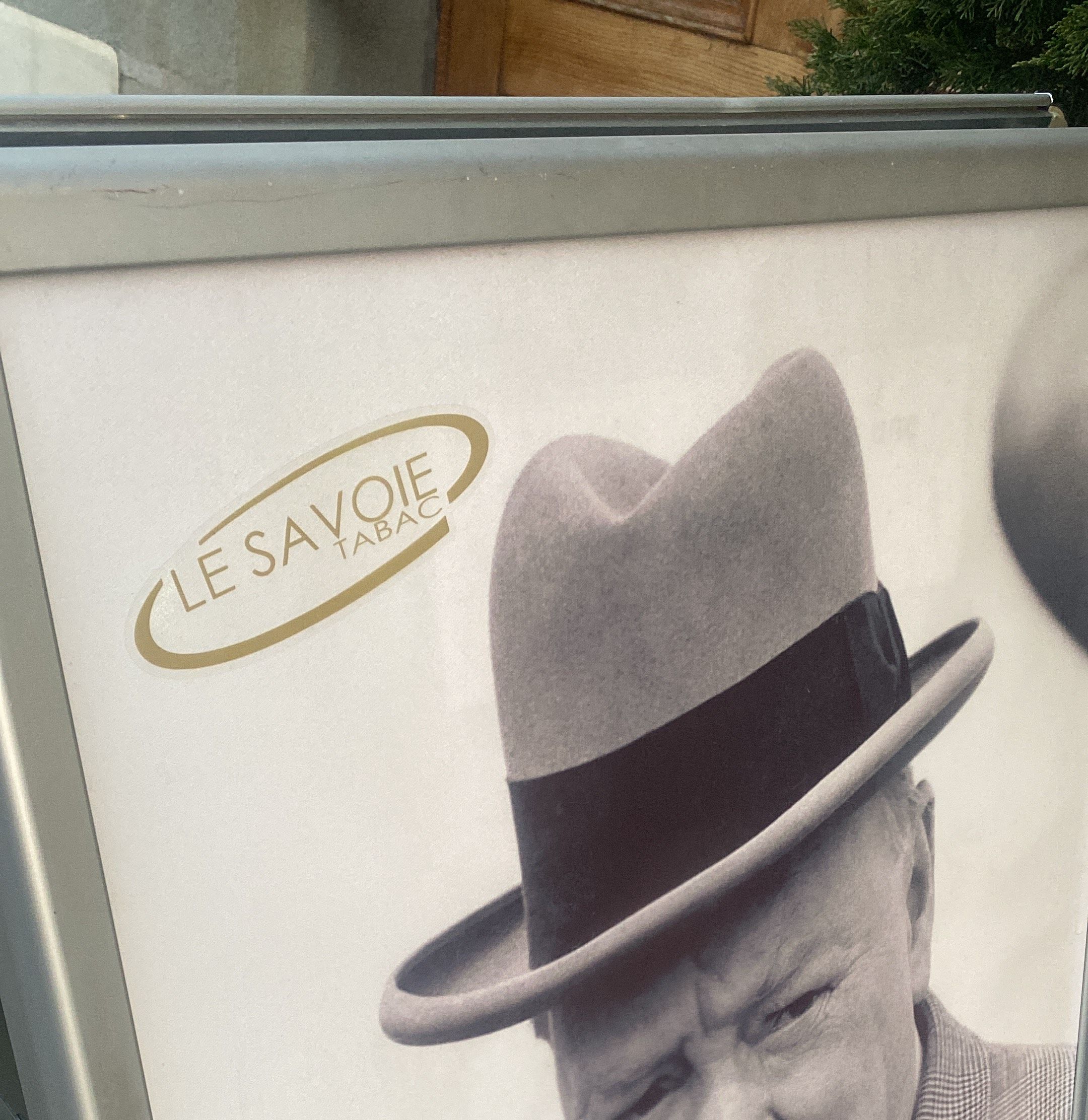 { { product.metaDescription|striptags }}