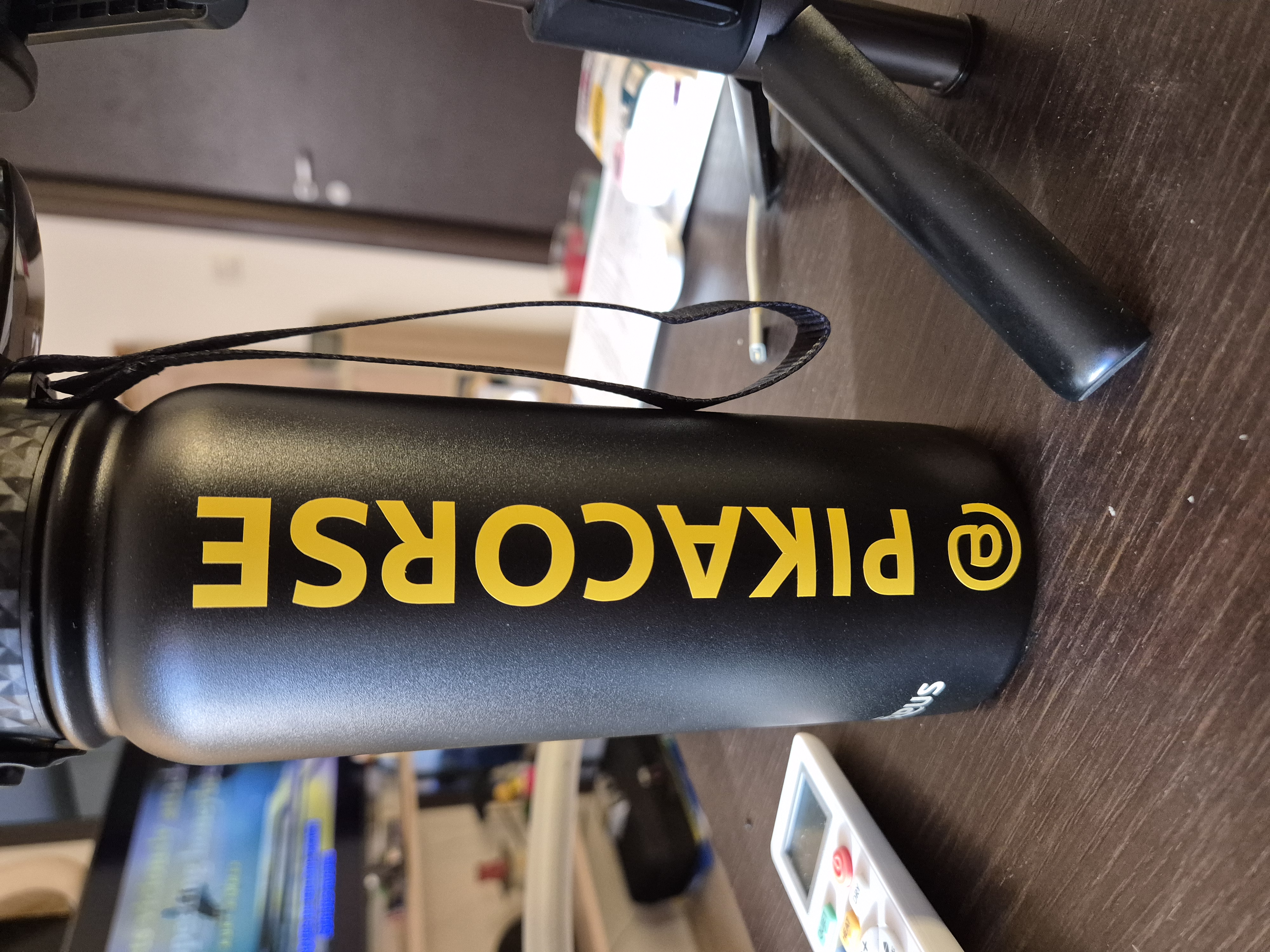 { { product.metaDescription|striptags }}