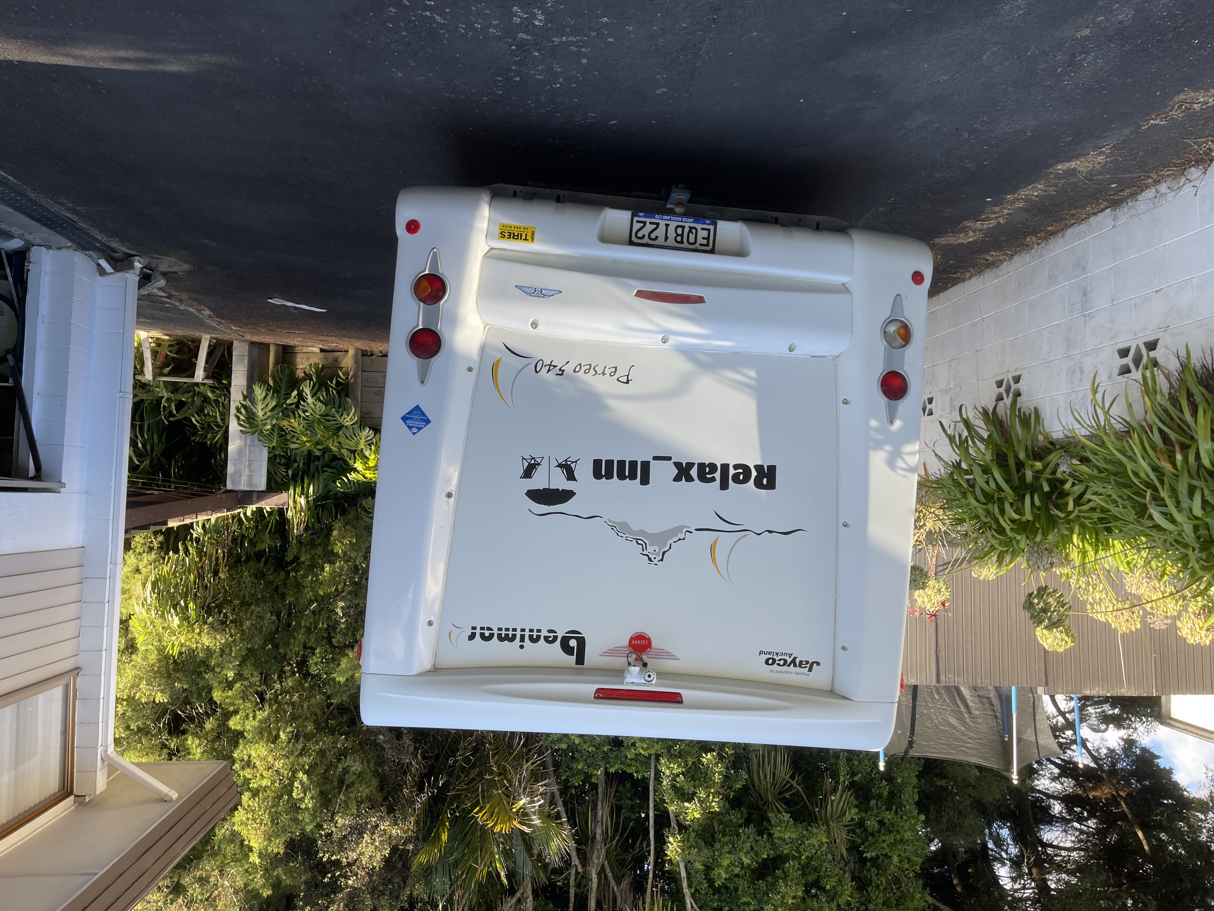 { { product.metaDescription|striptags }}