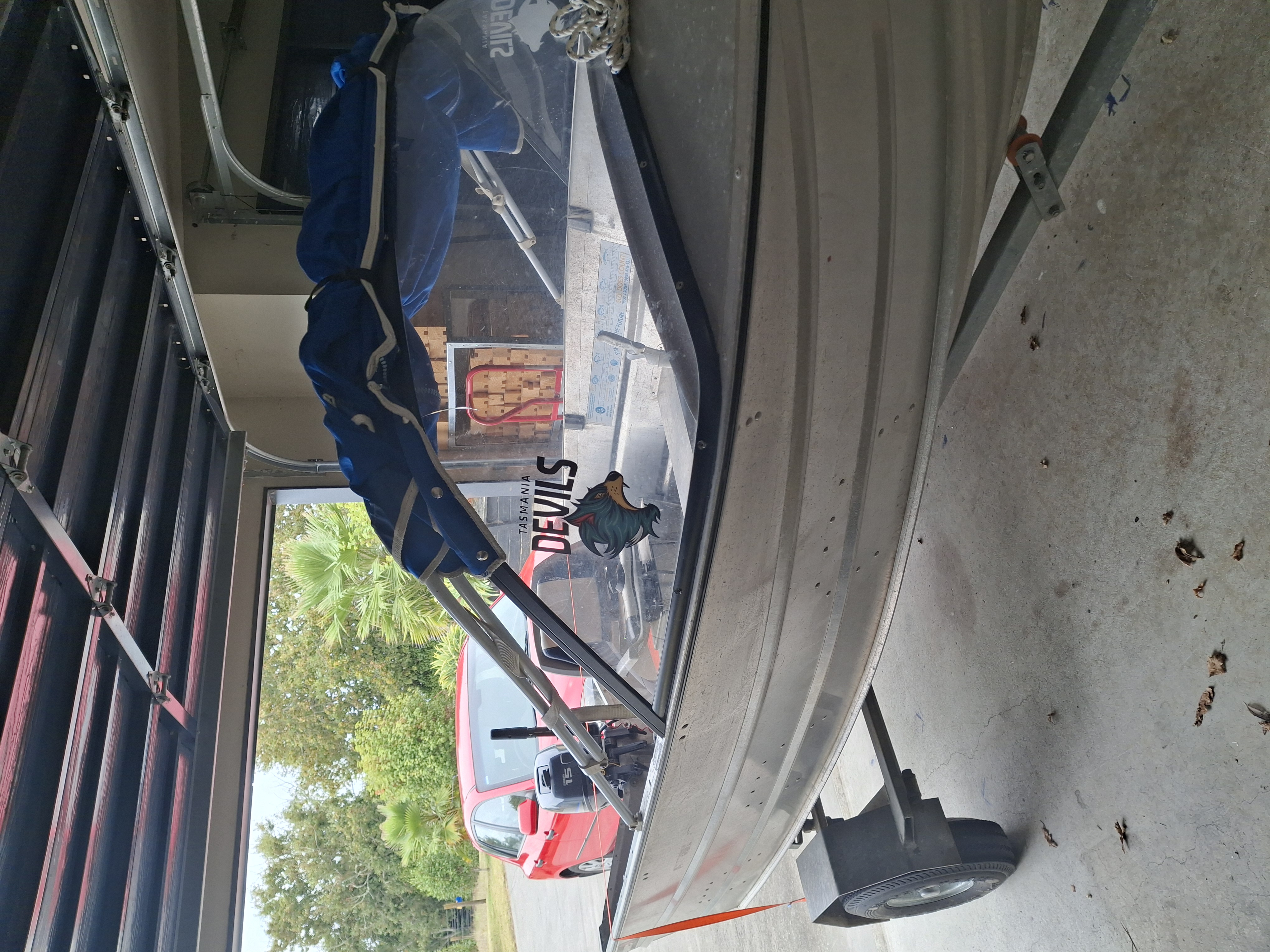 { { product.metaDescription|striptags }}