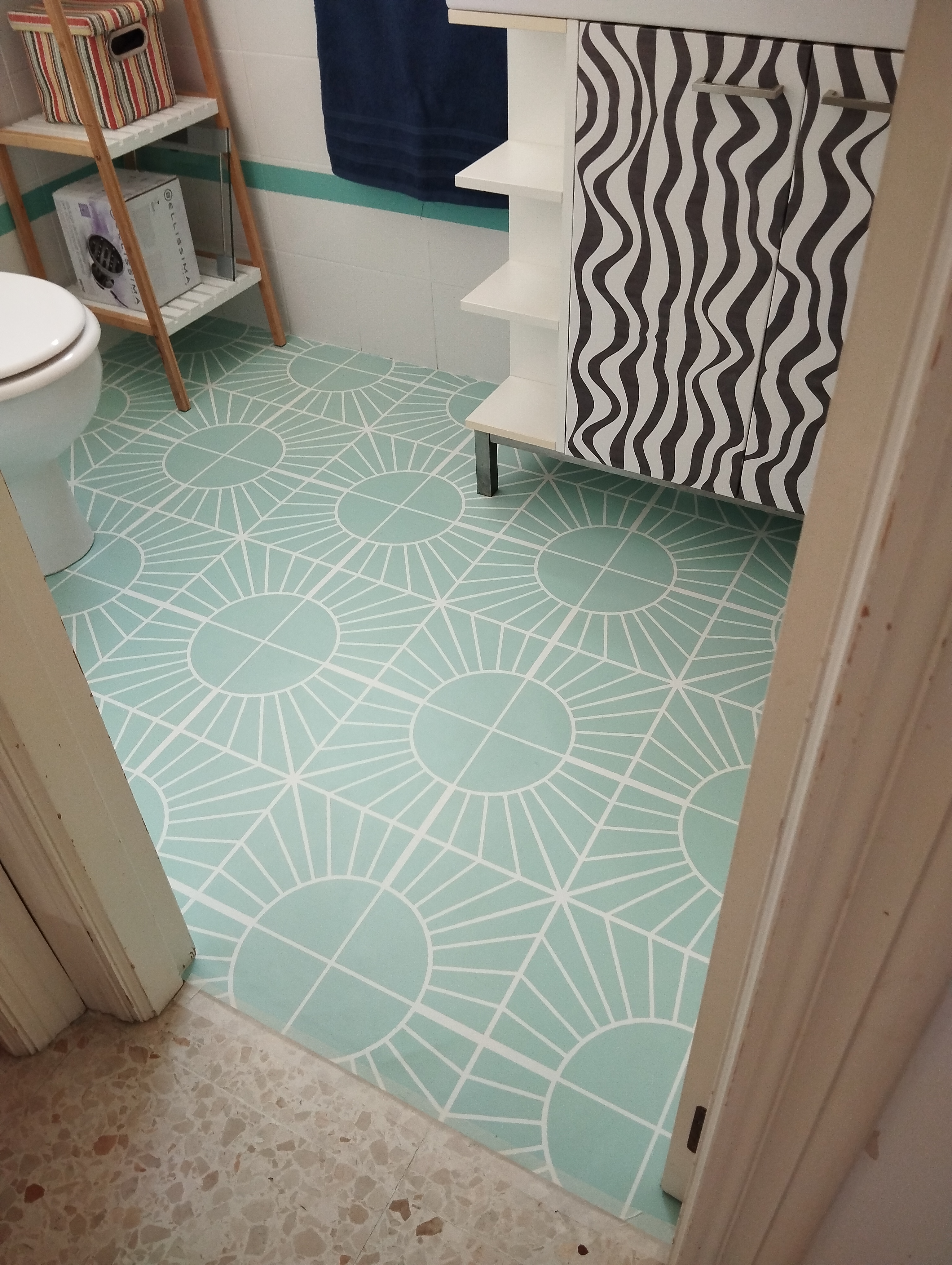 { { product.metaDescription|striptags }}