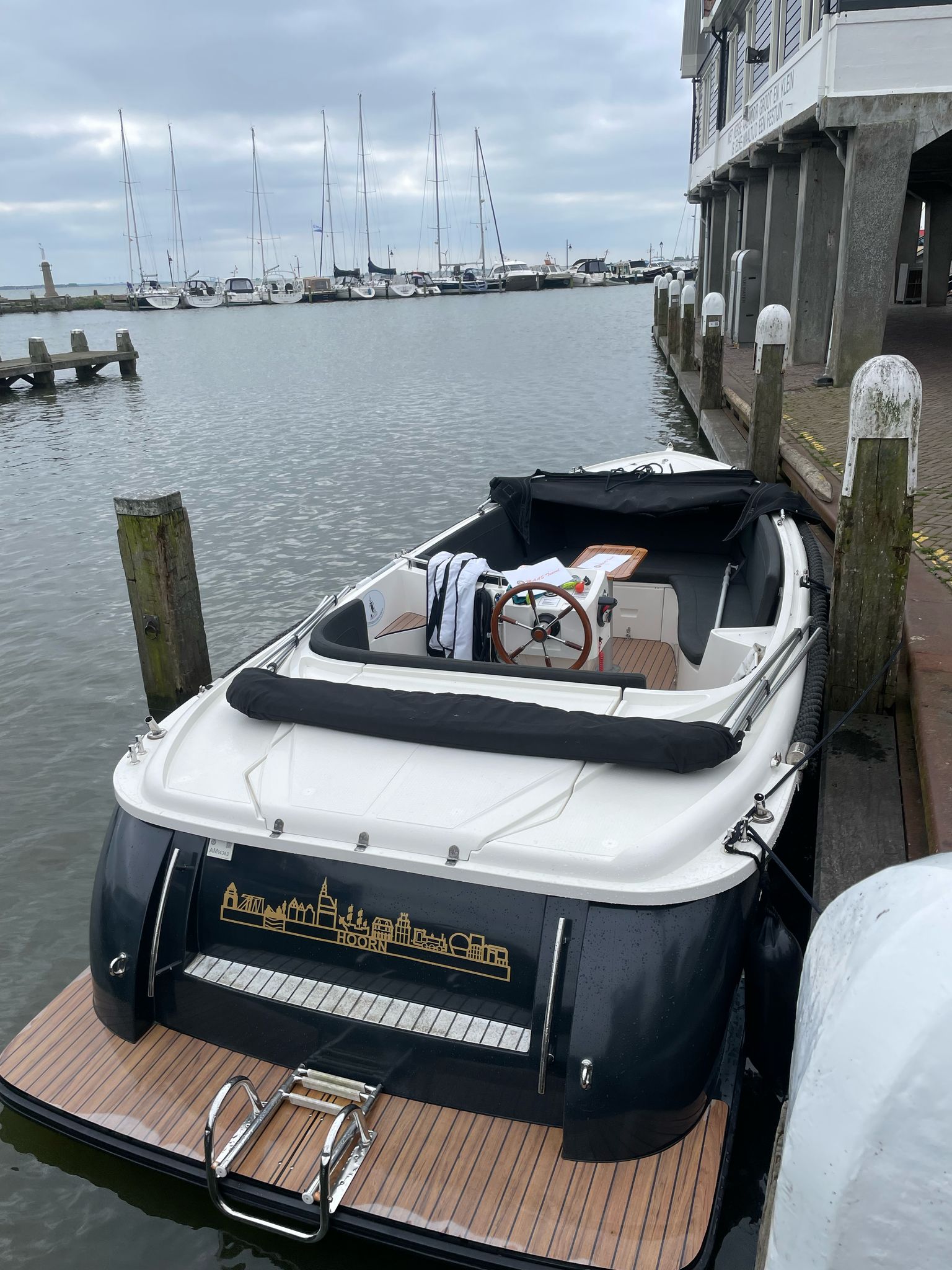 { { product.metaDescription|striptags }}