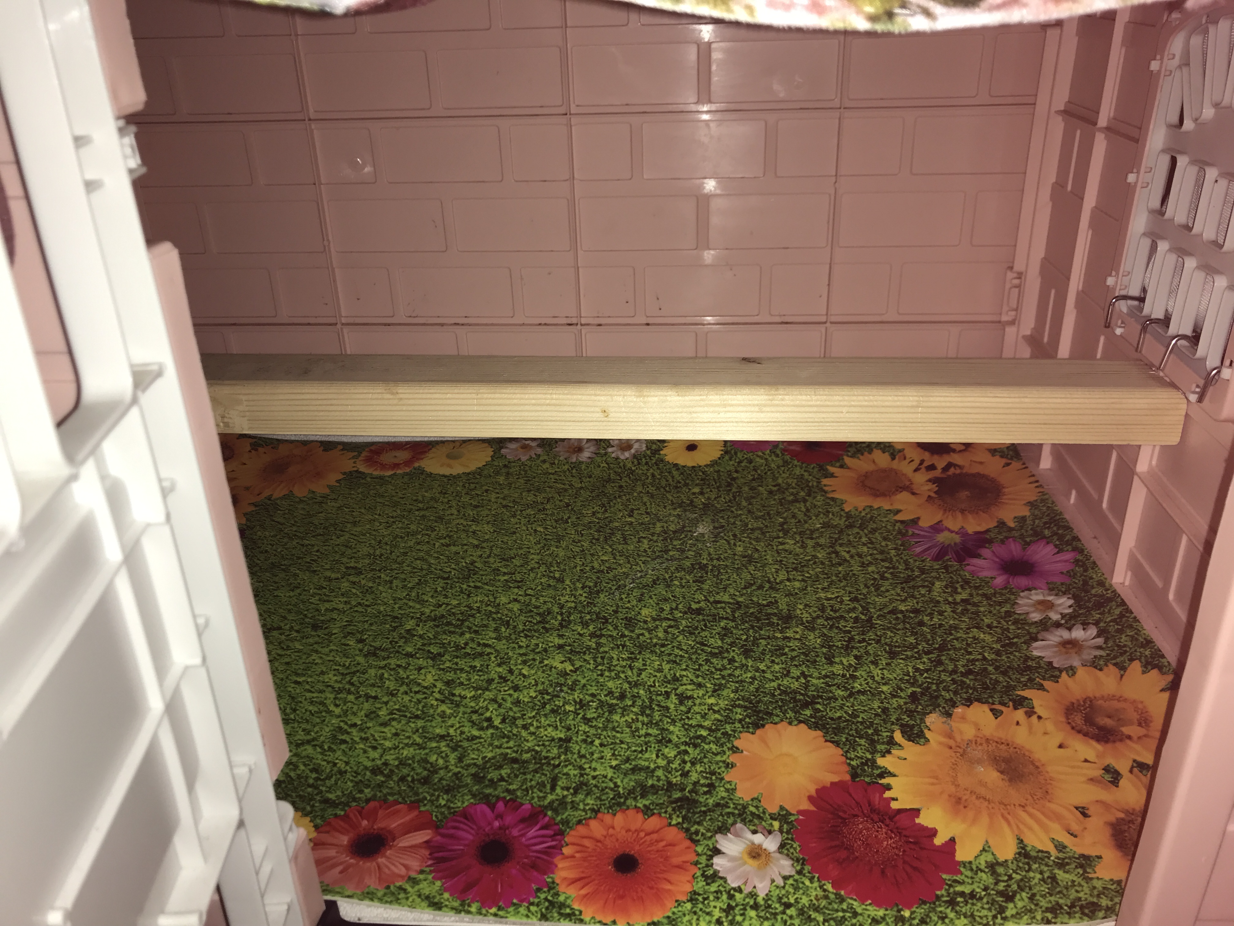 { { product.metaDescription|striptags }}