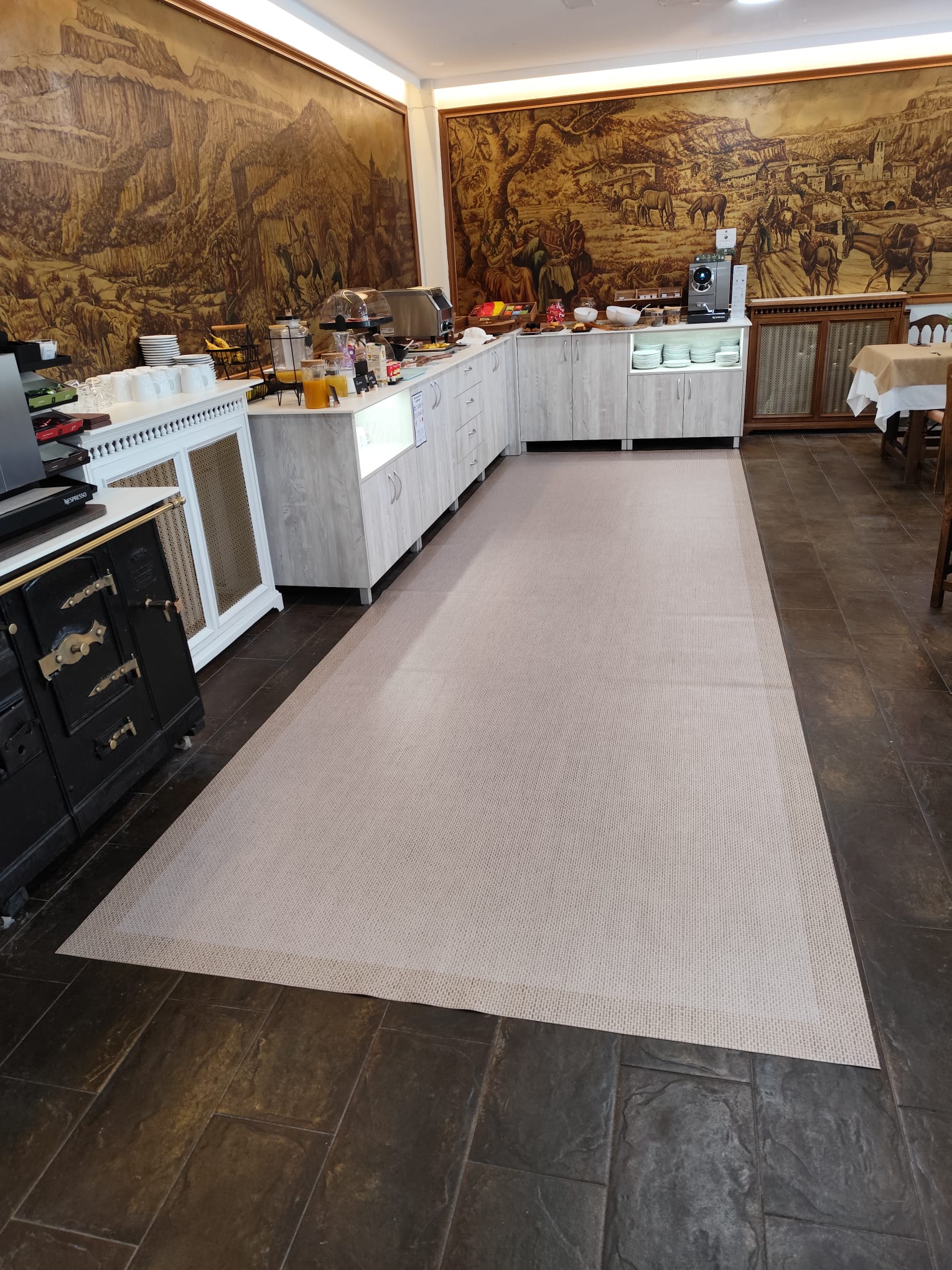 { { product.metaDescription|striptags }}