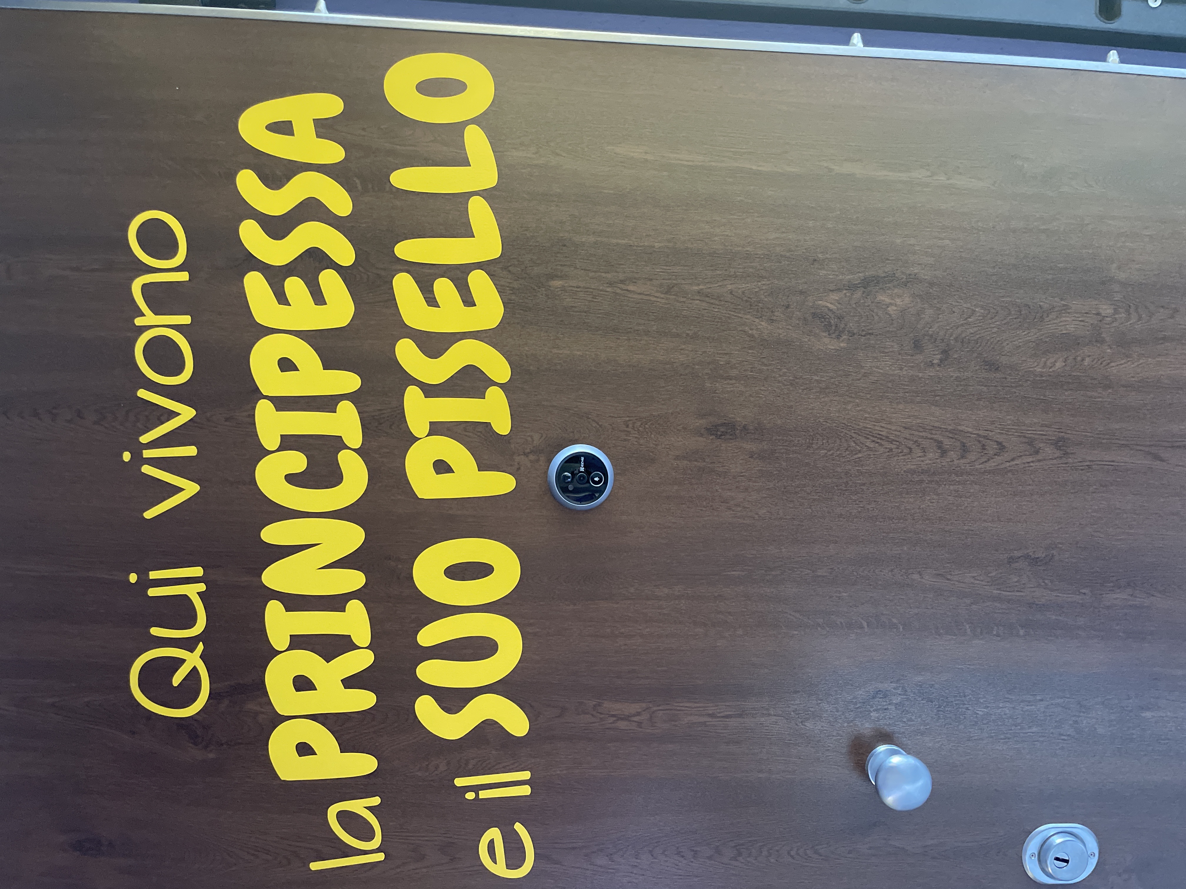 { { product.metaDescription|striptags }}