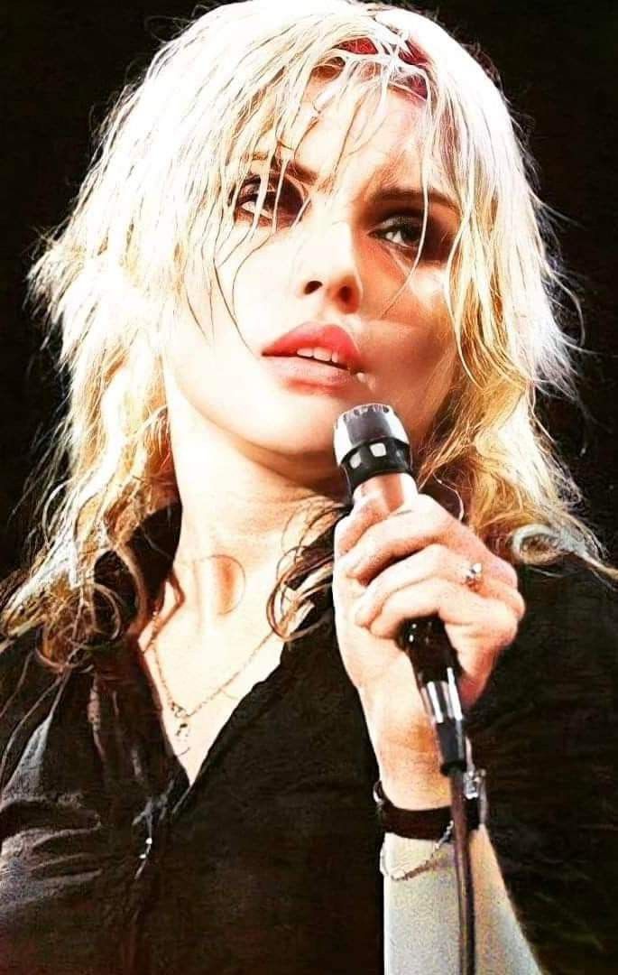 { { product.metaDescription|striptags }}