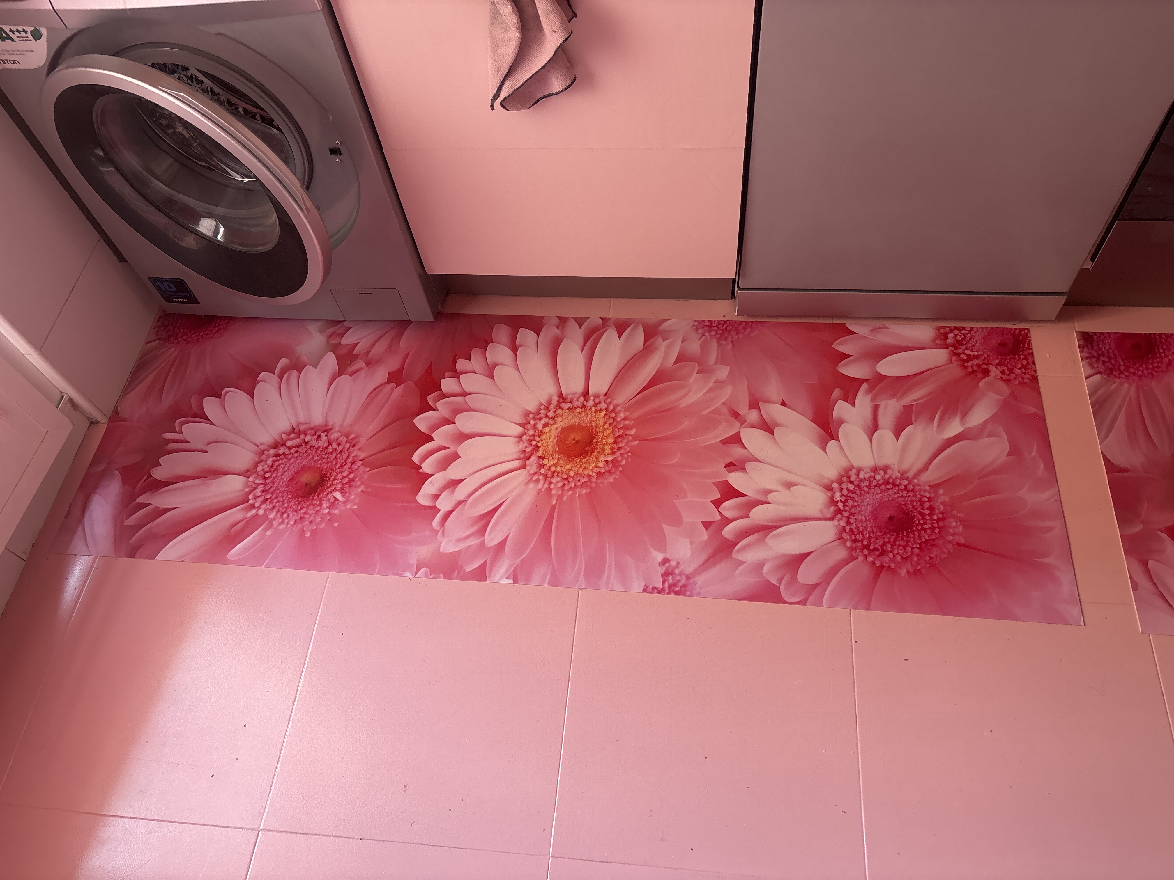 { { product.metaDescription|striptags }}