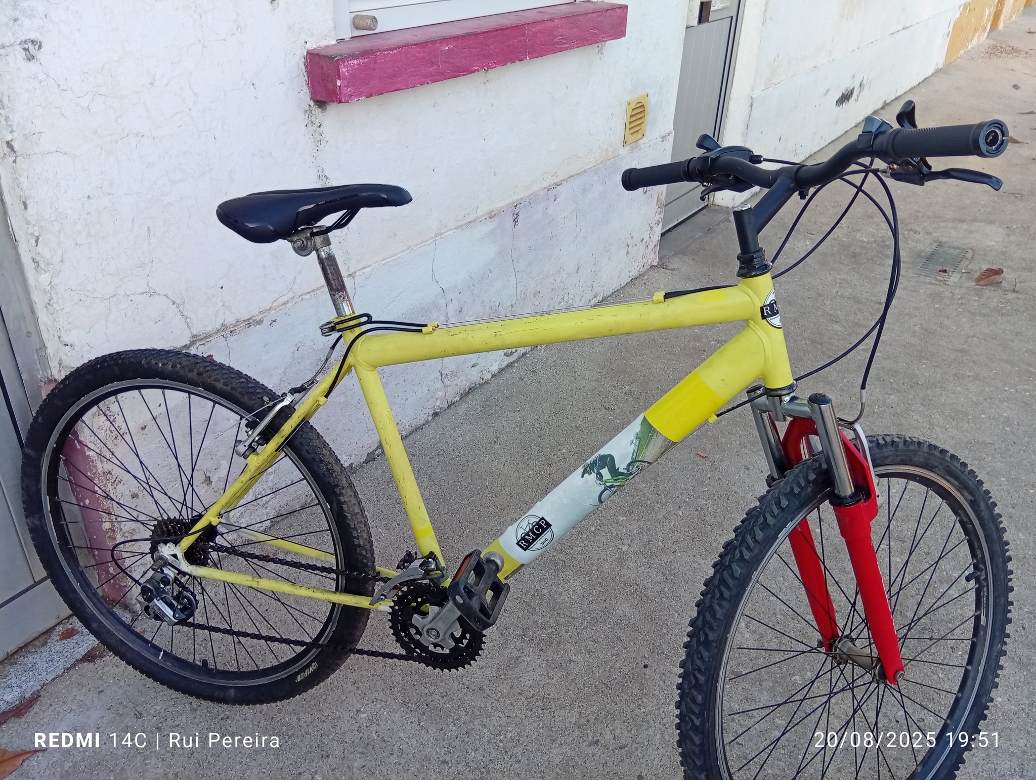 { { product.metaDescription|striptags }}