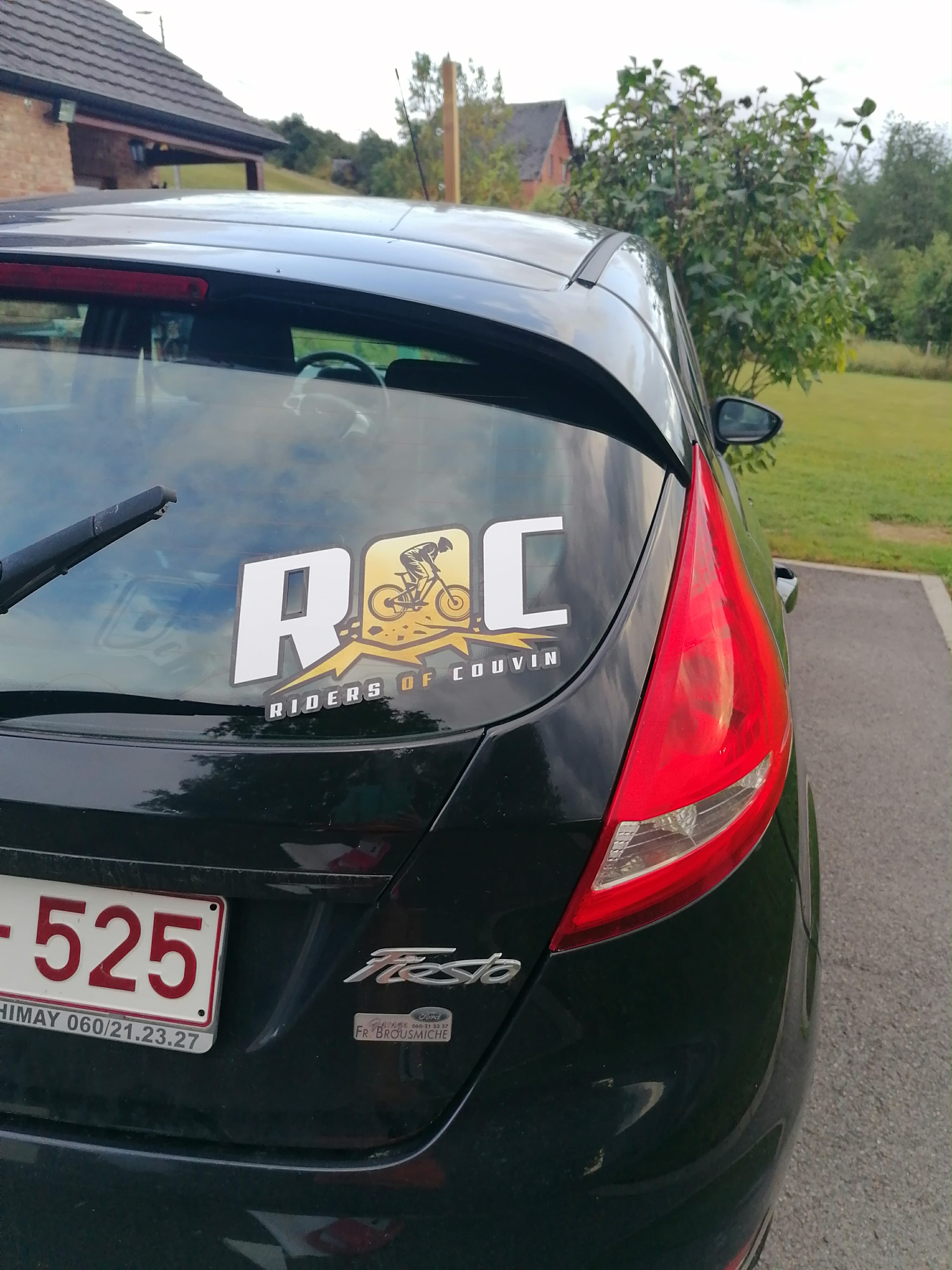 { { product.metaDescription|striptags }}