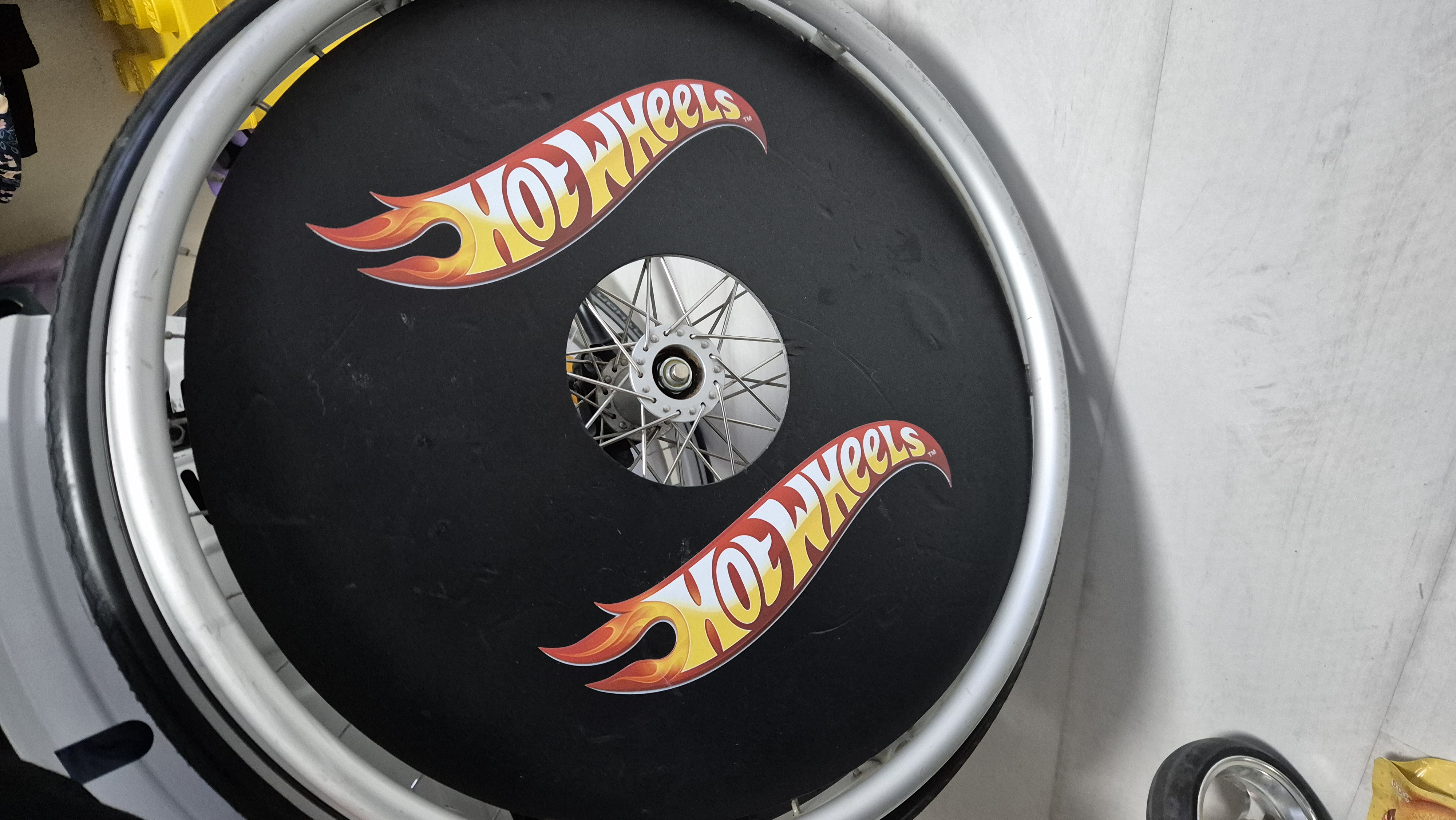 { { product.metaDescription|striptags }}