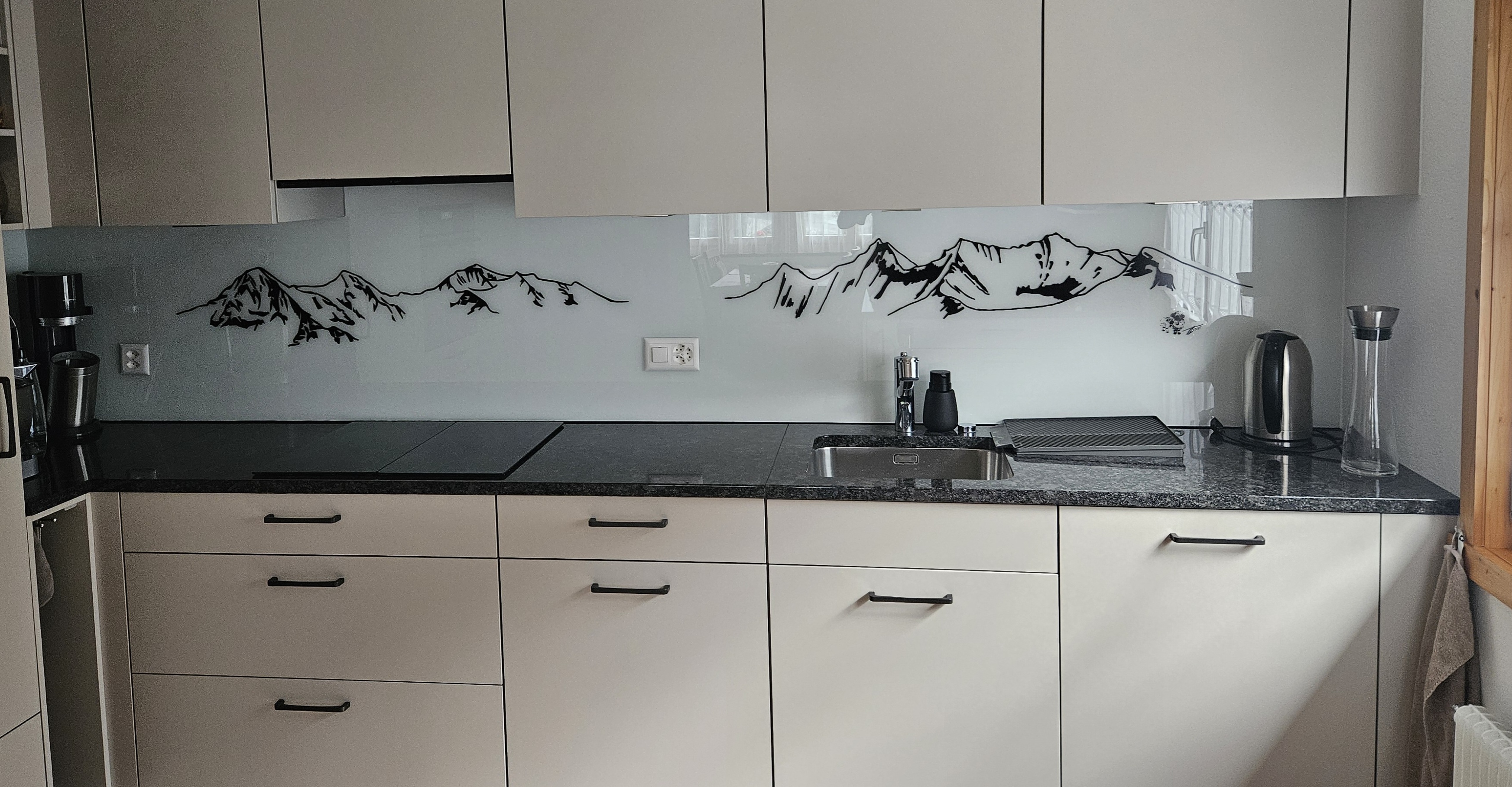 { { product.metaDescription|striptags }}