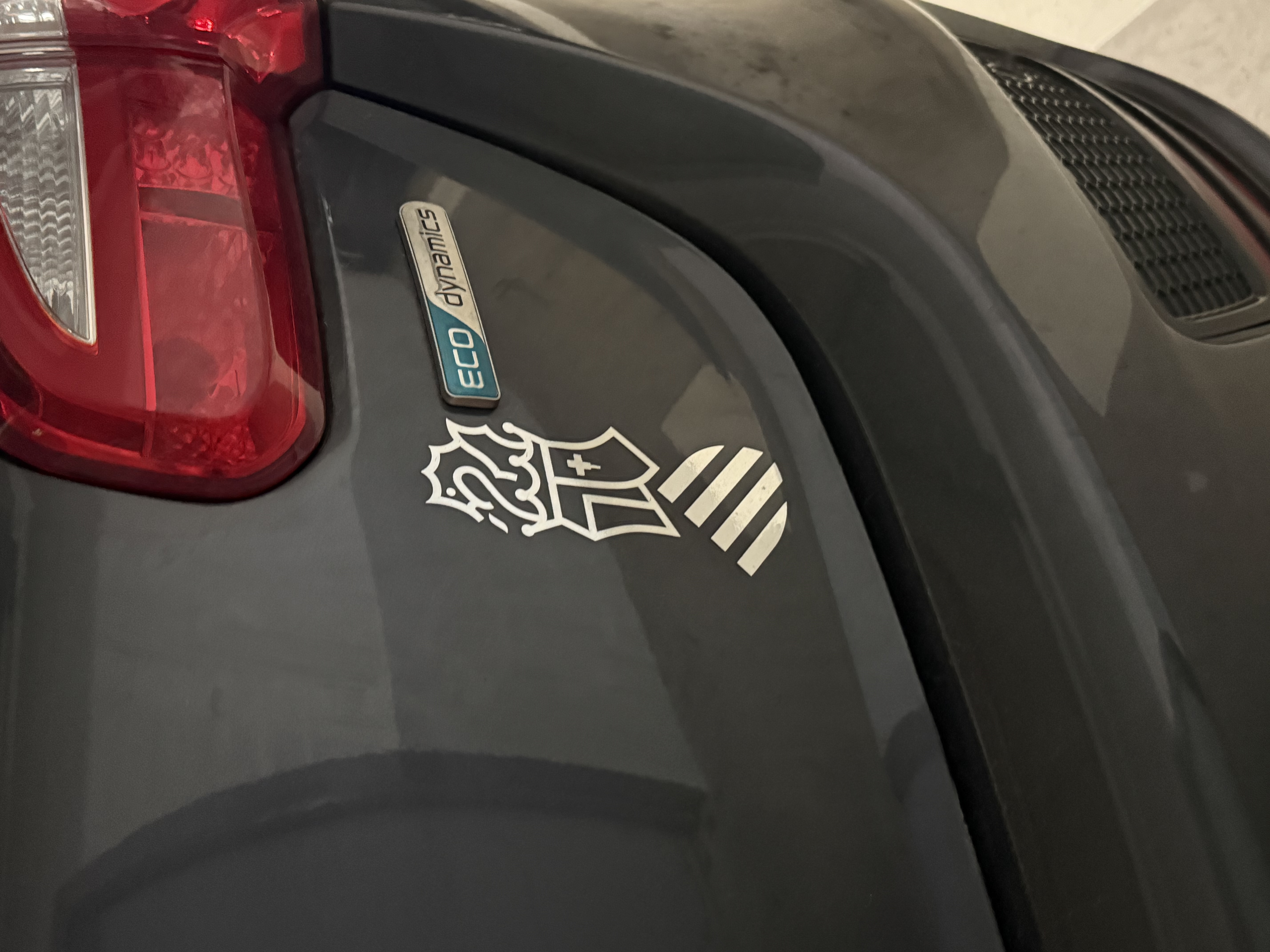 { { product.metaDescription|striptags }}