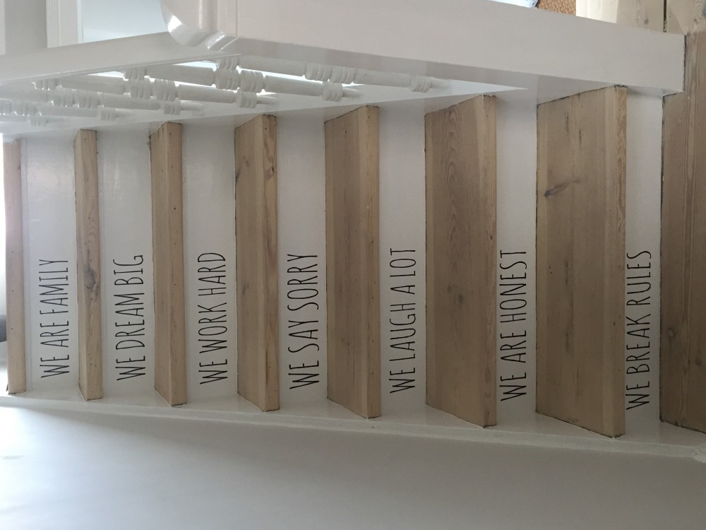 { { product.metaDescription|striptags }}