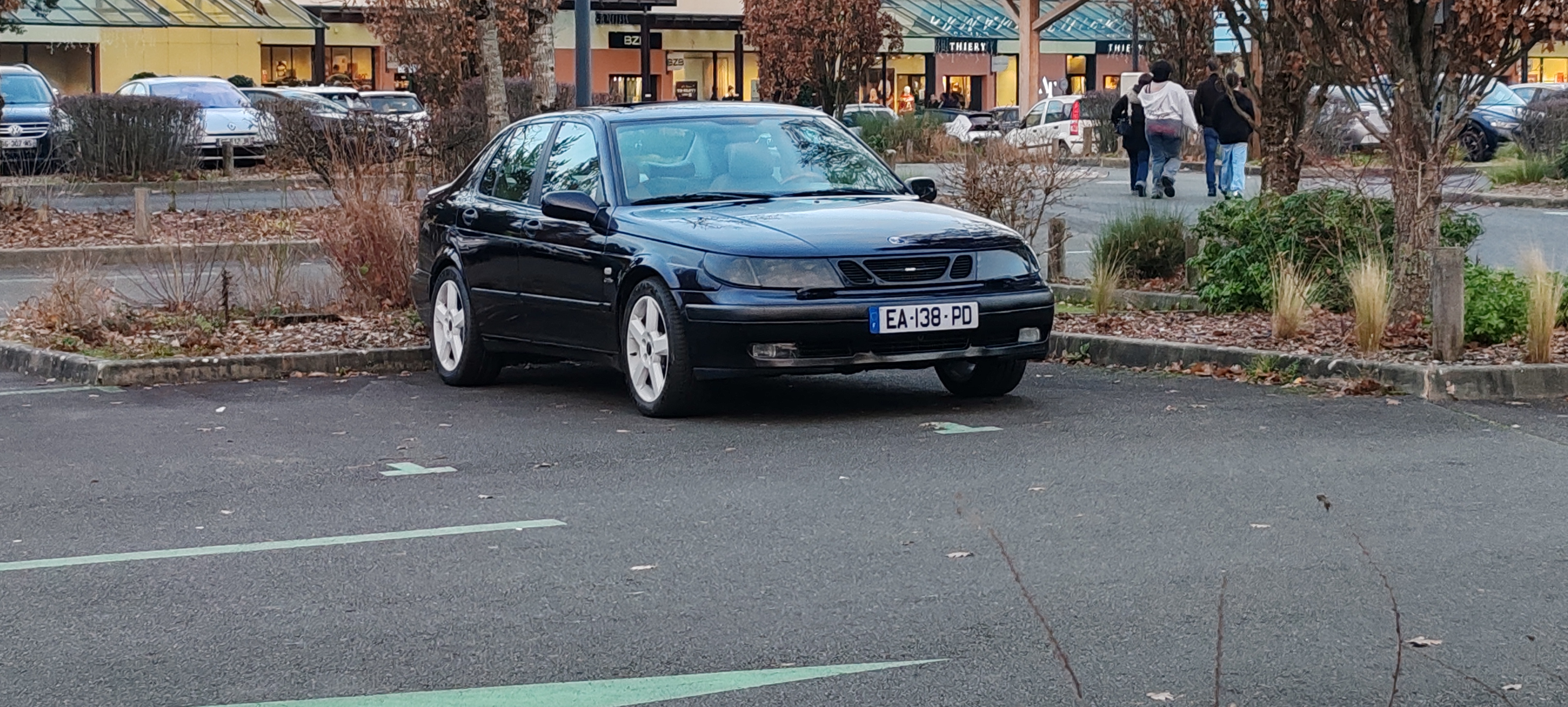 { { product.metaDescription|striptags }}