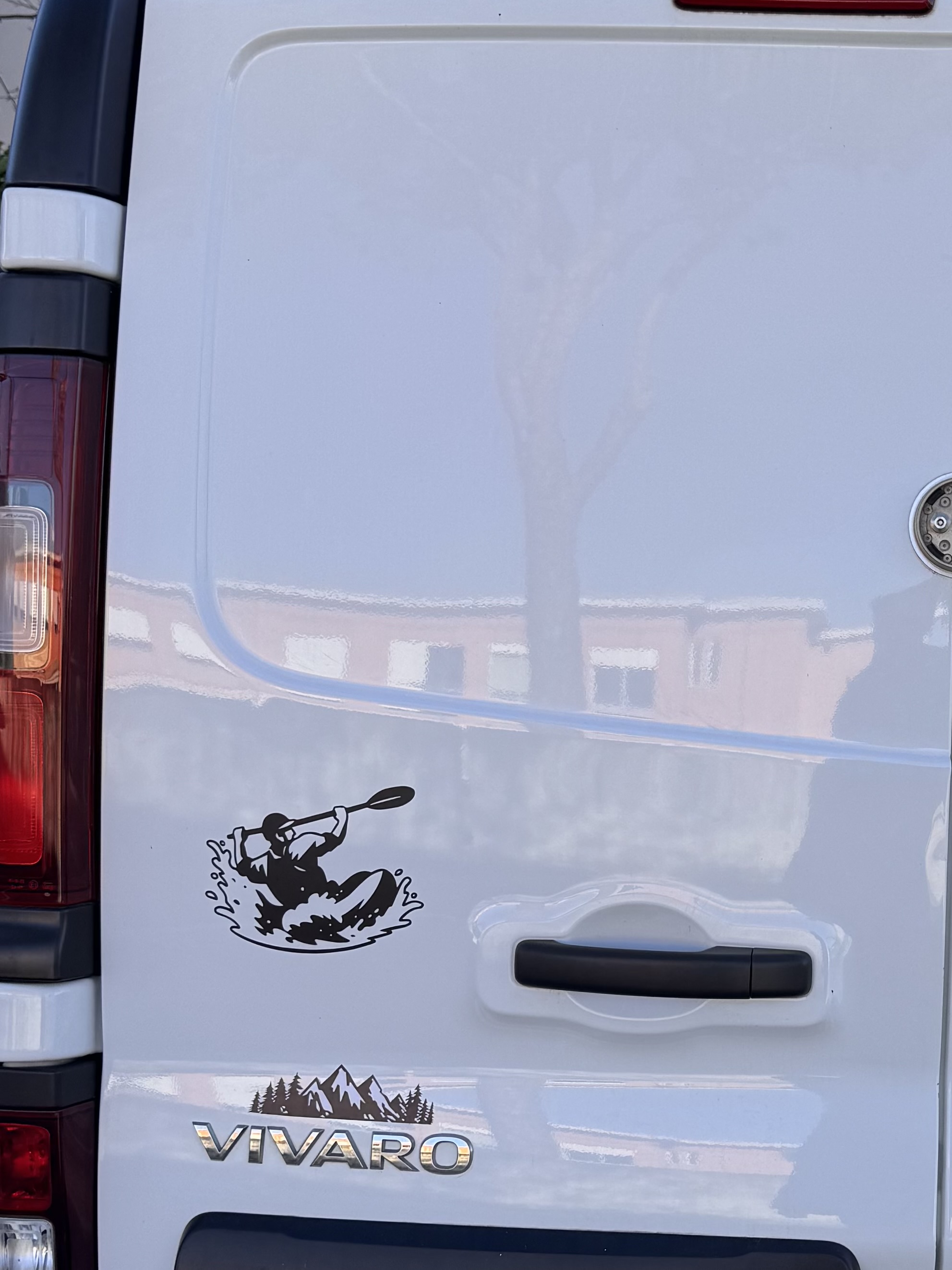 { { product.metaDescription|striptags }}