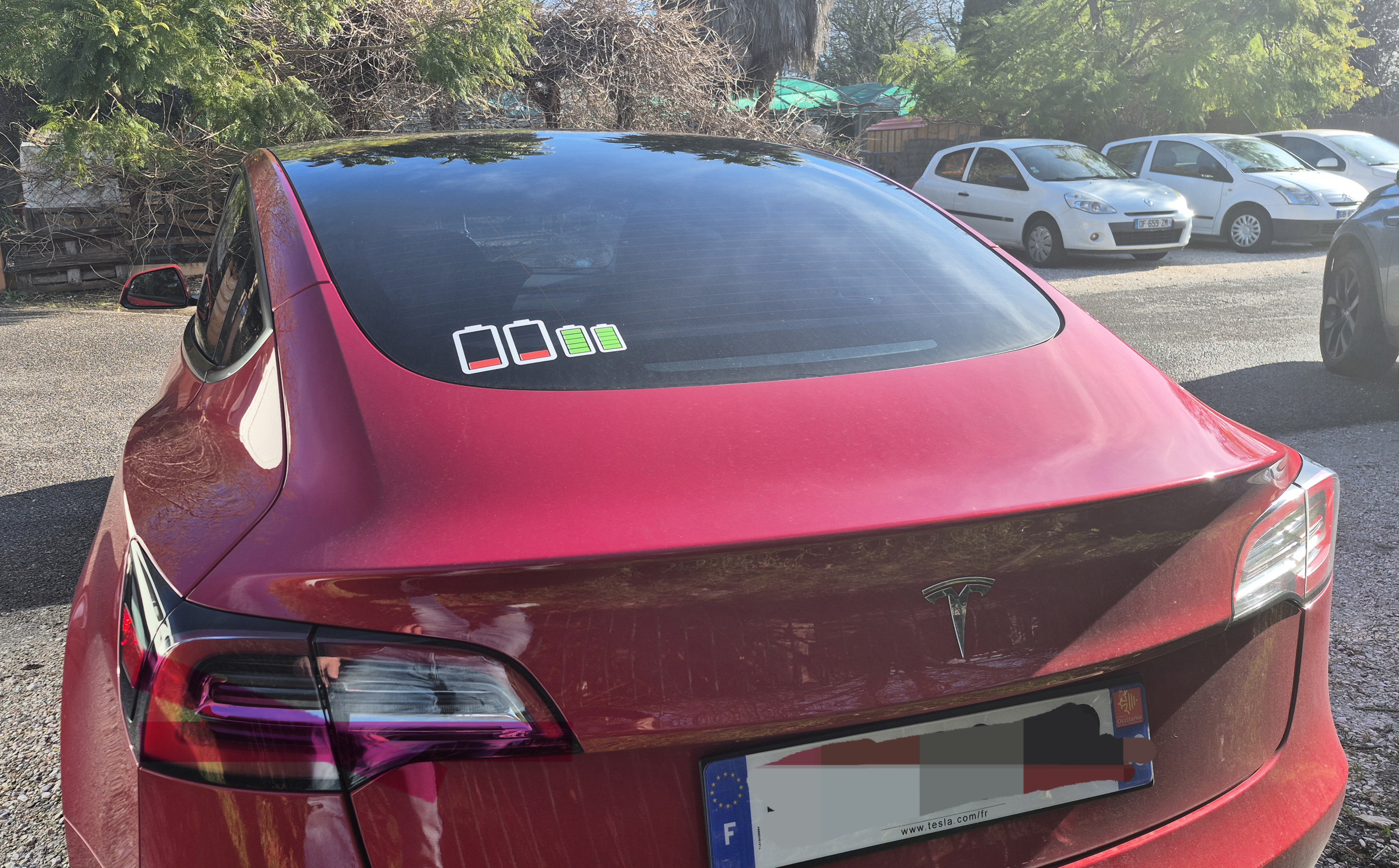 { { product.metaDescription|striptags }}