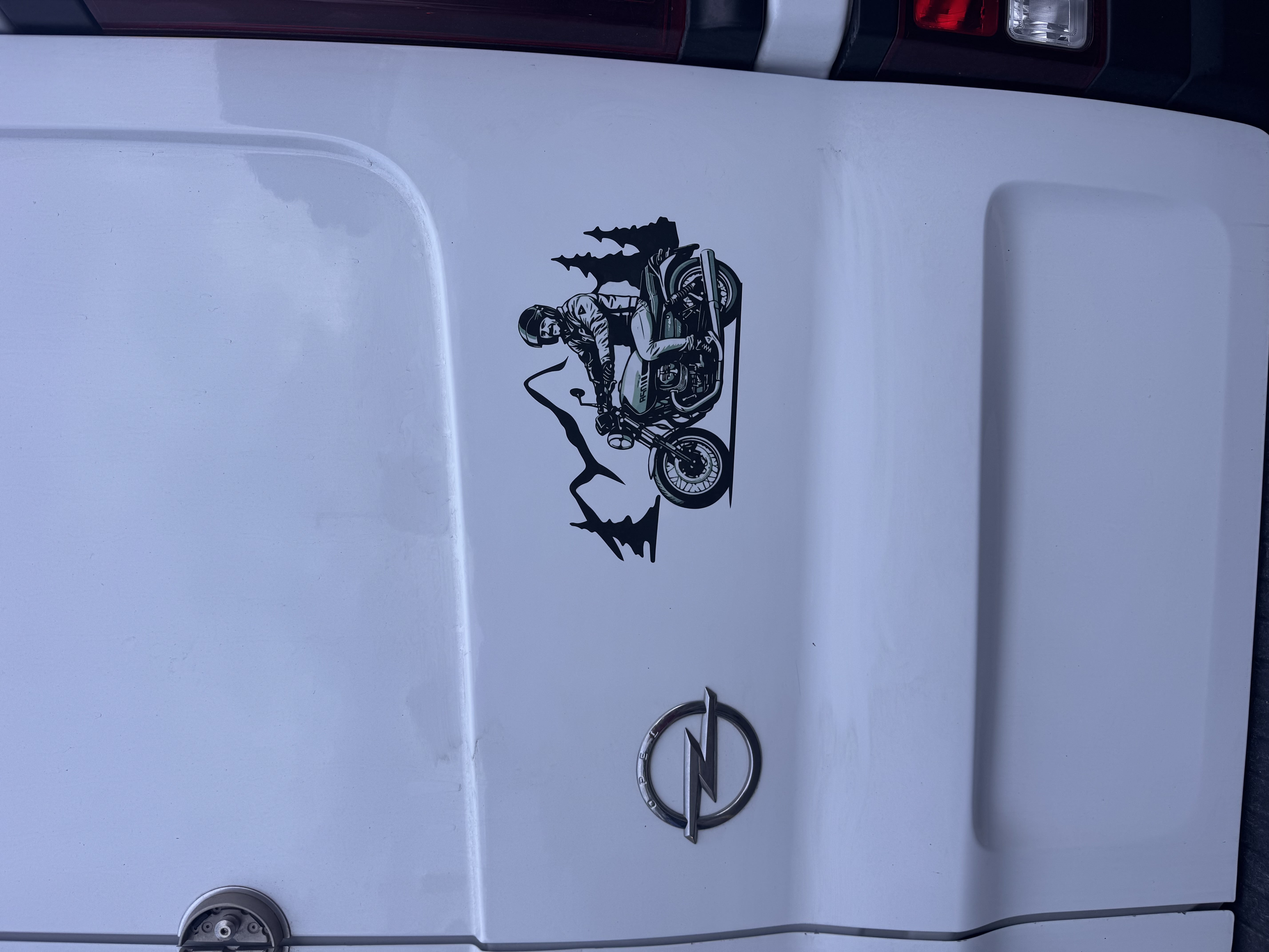 { { product.metaDescription|striptags }}