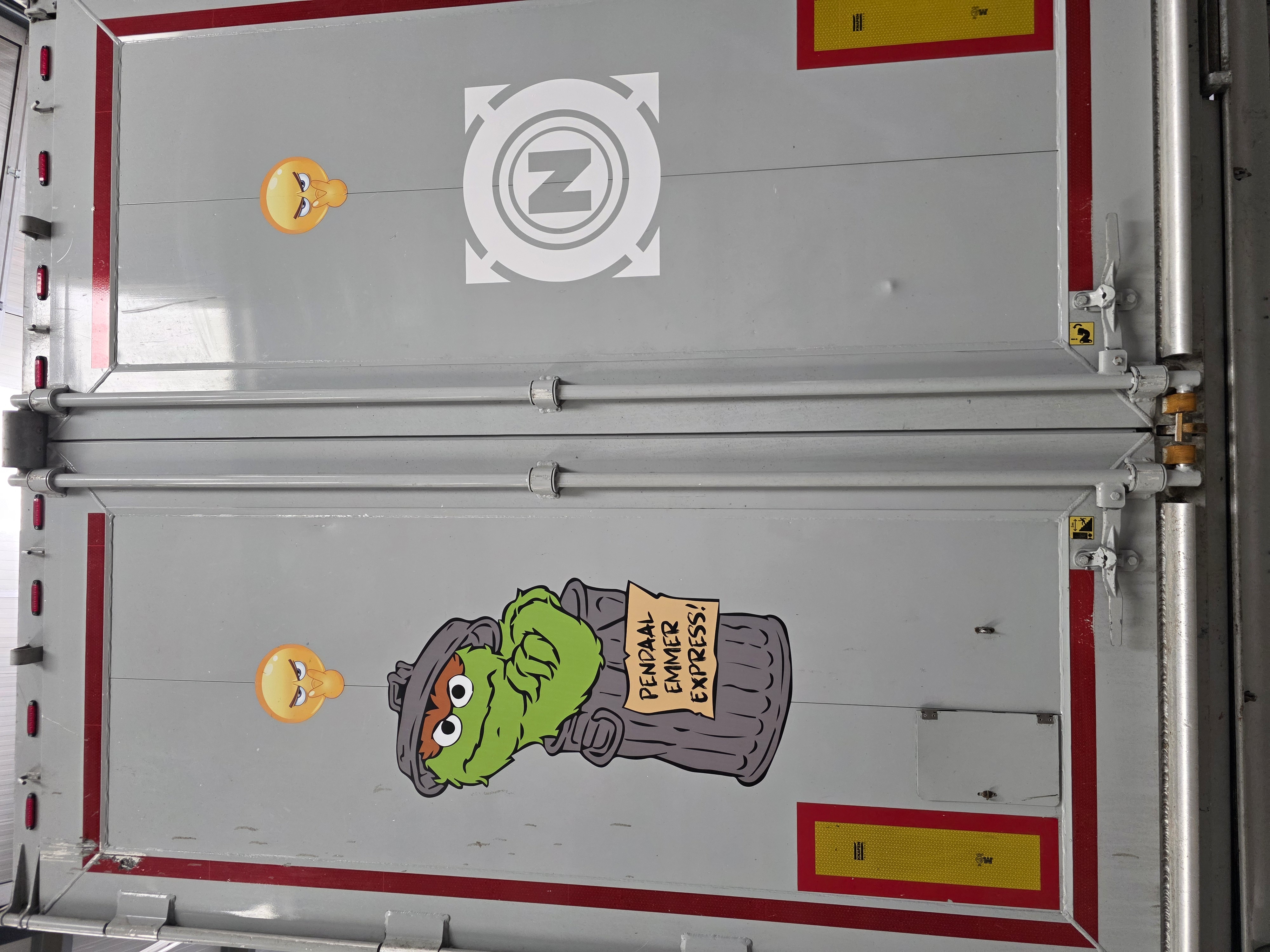 { { product.metaDescription|striptags }}