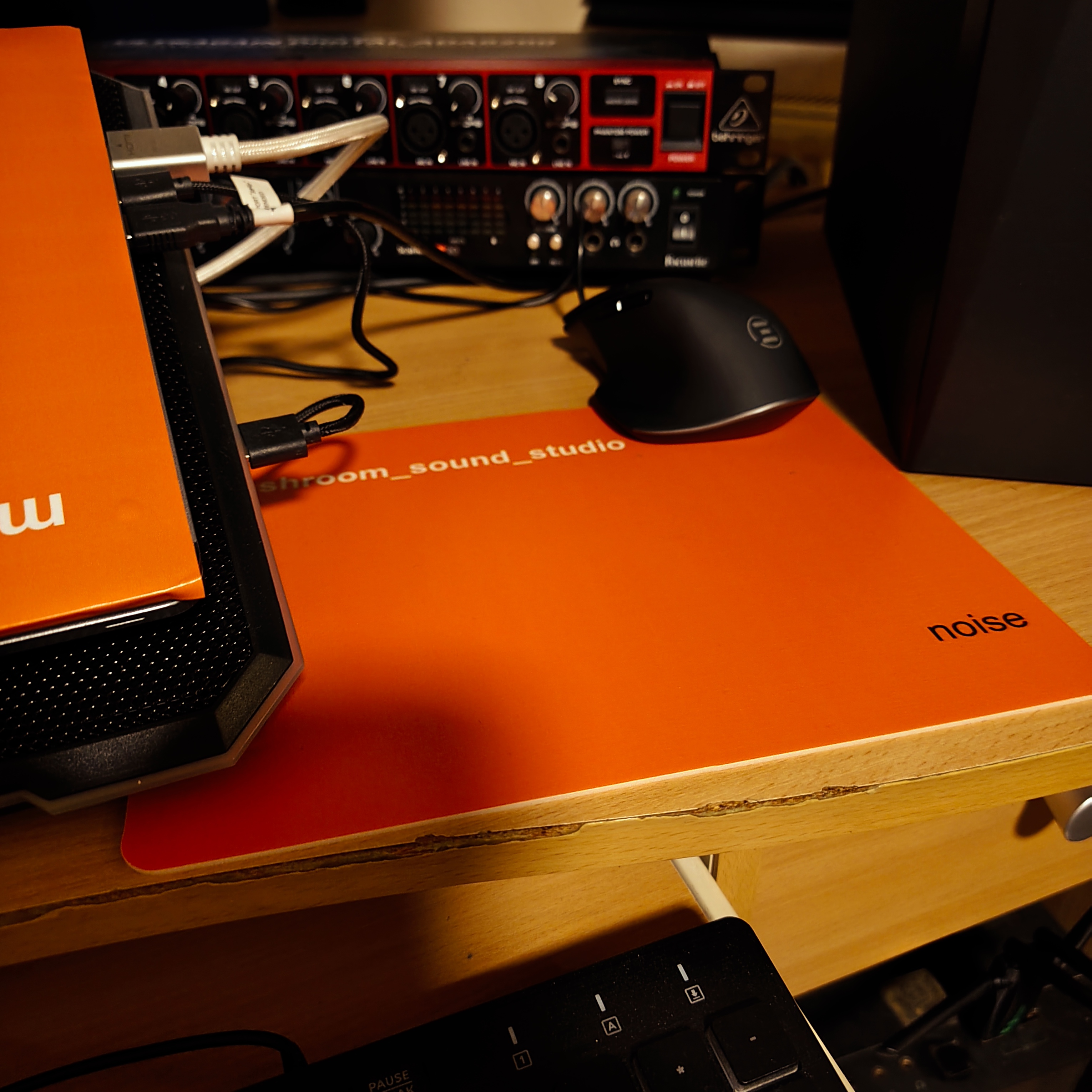 { { product.metaDescription|striptags }}