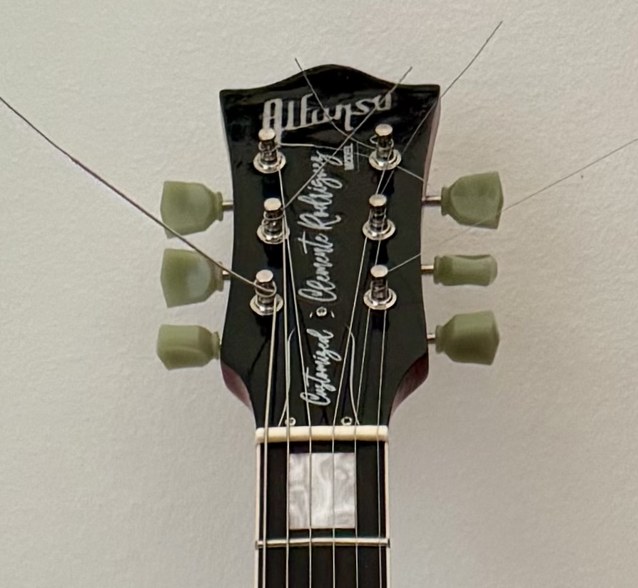 { { product.metaDescription|striptags }}