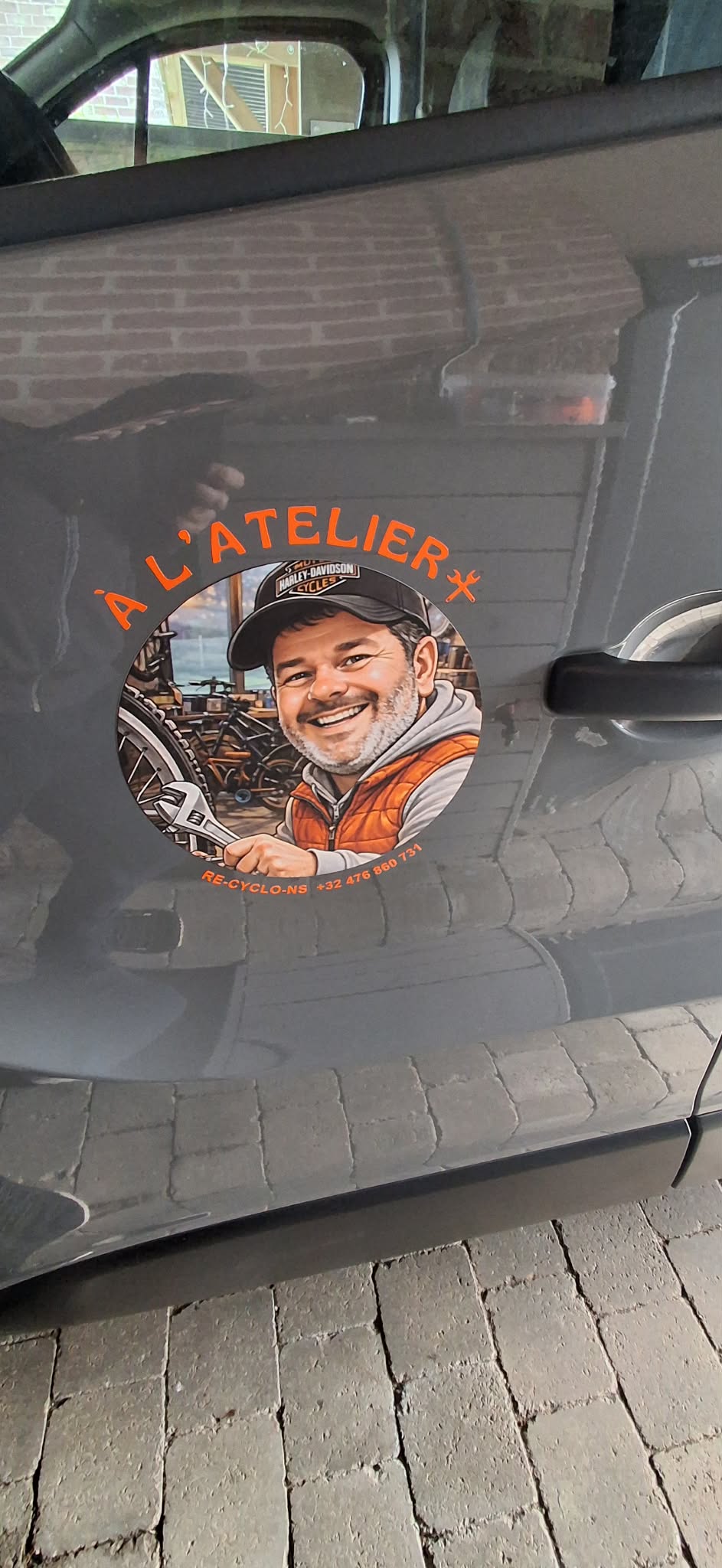 { { product.metaDescription|striptags }}