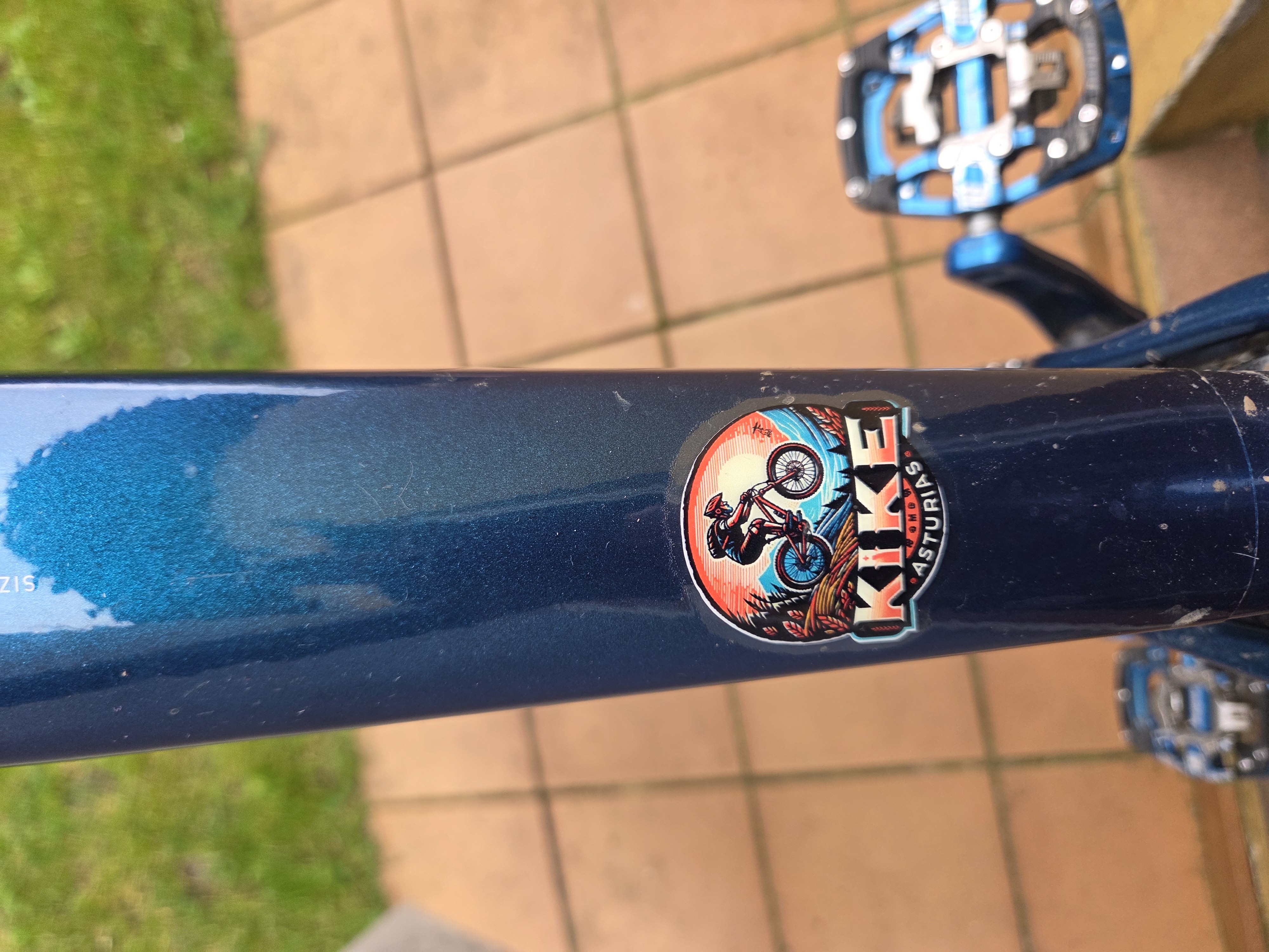 { { product.metaDescription|striptags }}