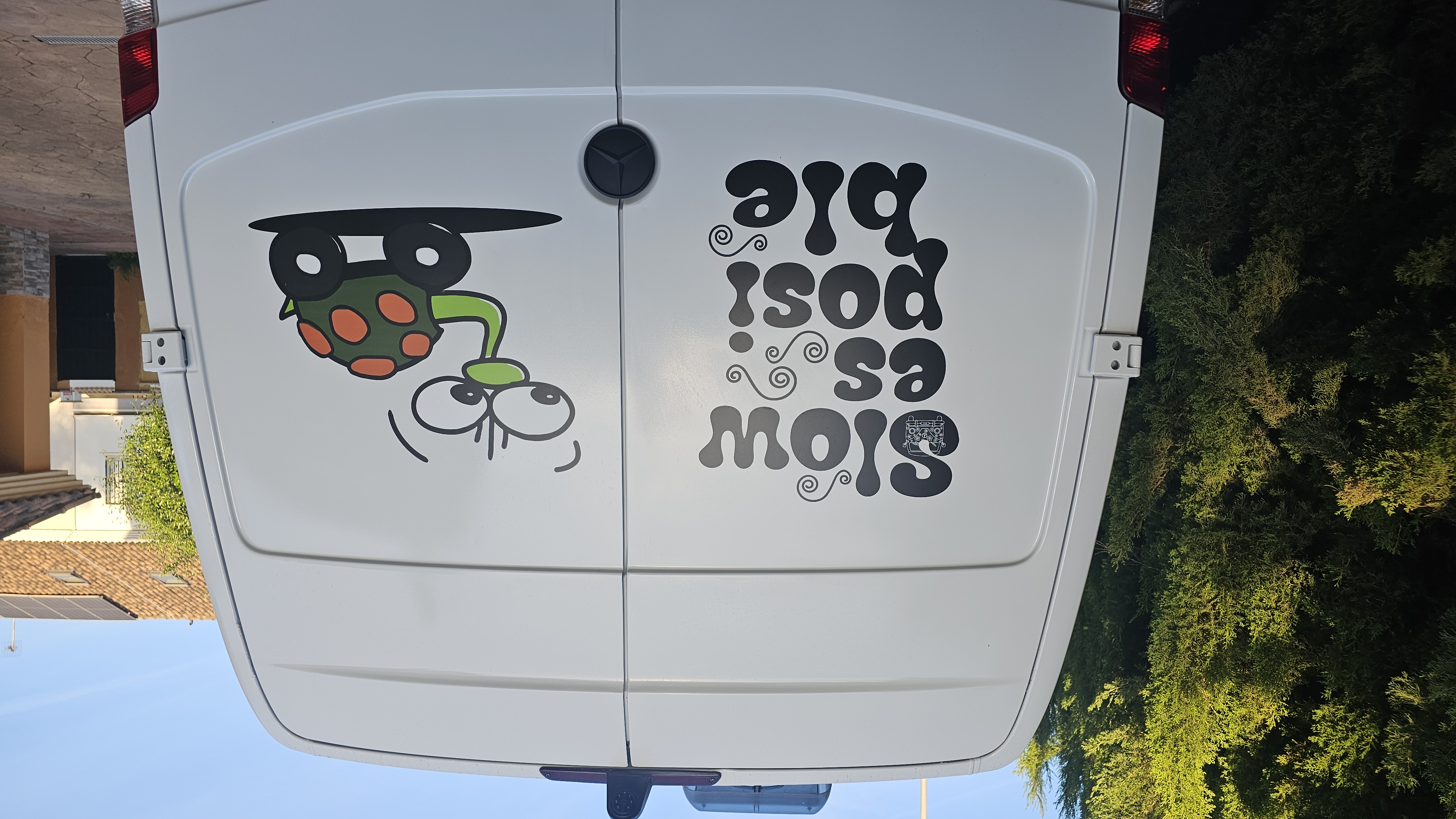 { { product.metaDescription|striptags }}