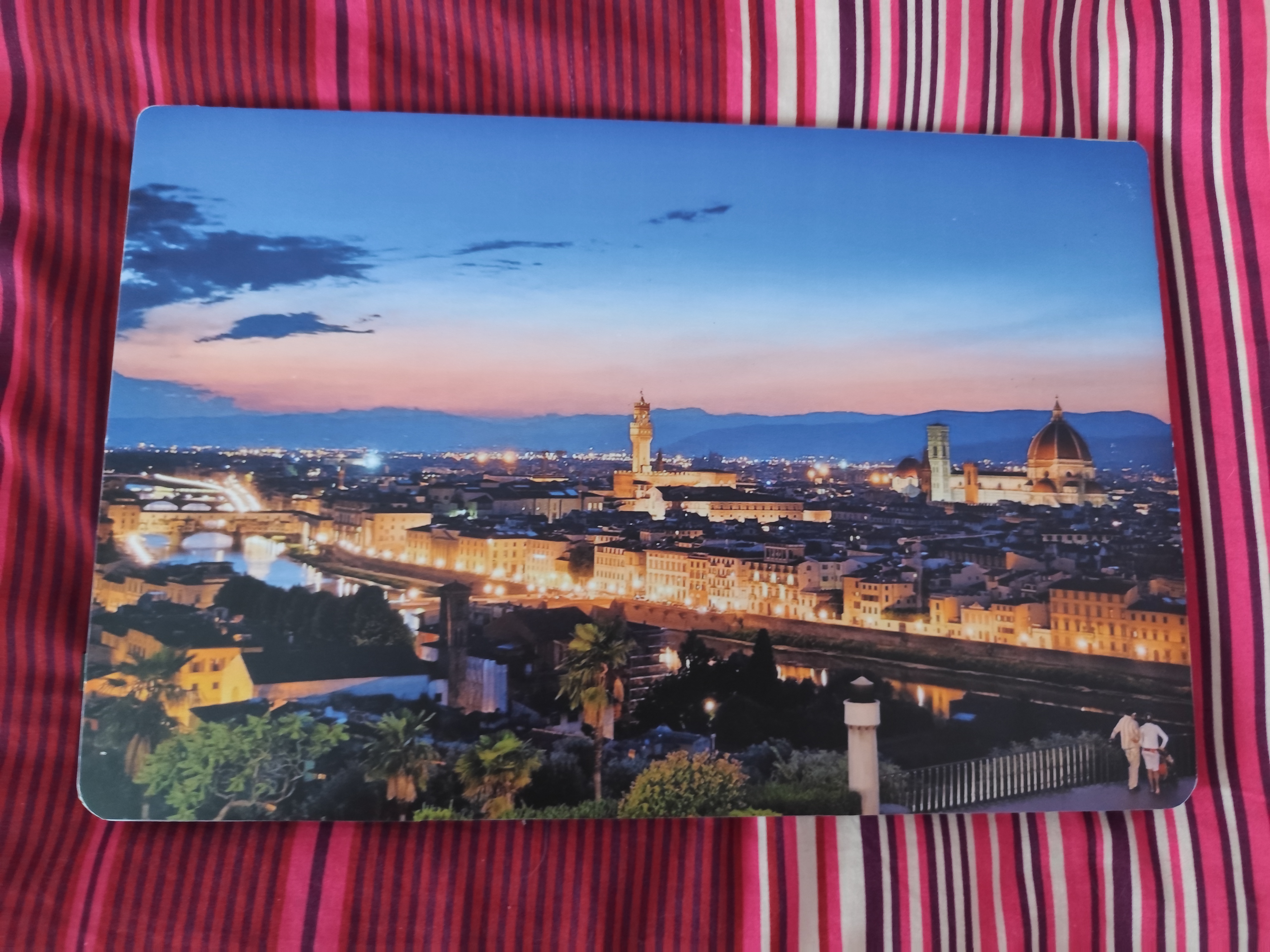 { { product.metaDescription|striptags }}