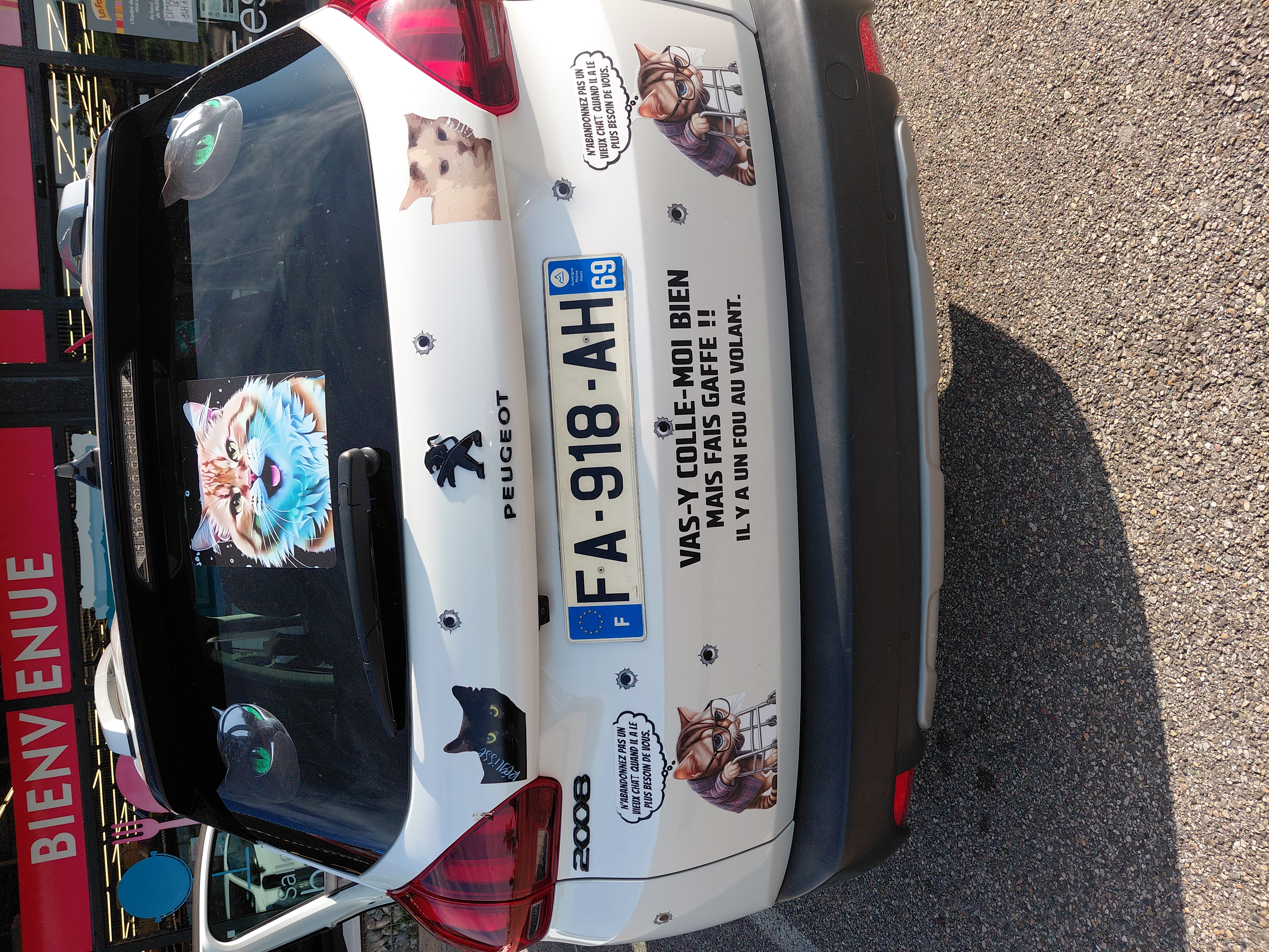 { { product.metaDescription|striptags }}